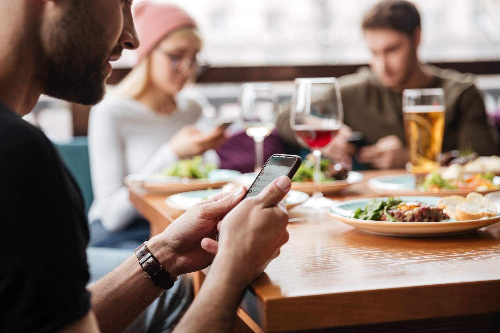 La interacción digital dentro de los restaurantes de la mano de Banzzu