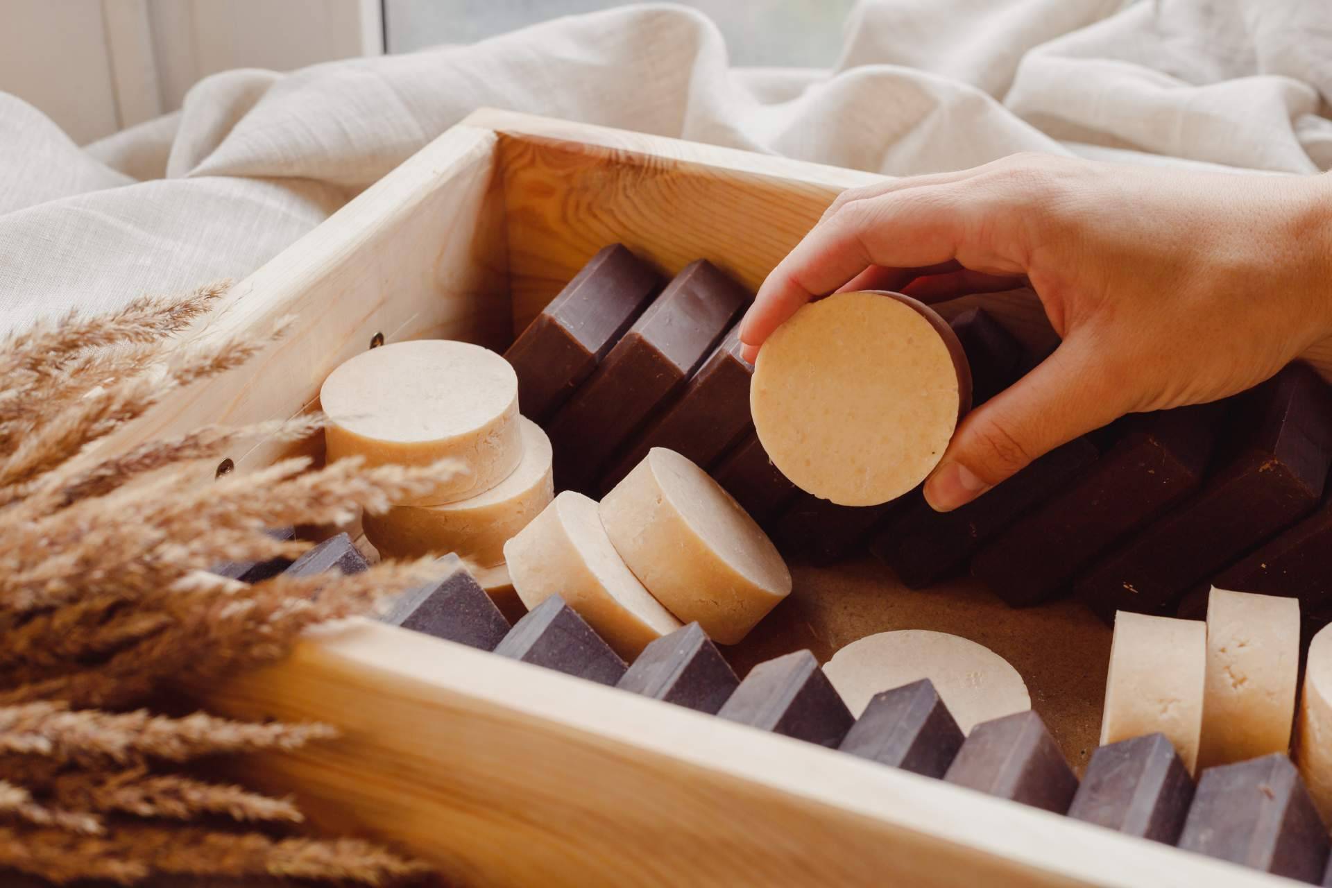 Hacer en casa cosmética sólida para reducir el uso de envases, por Sara Sierra