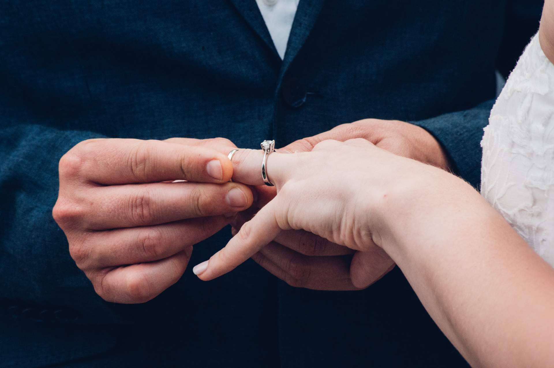 El amplio catálogo de alianzas de boda para todos los gustos y presupuestos de El Rubí Joyeros