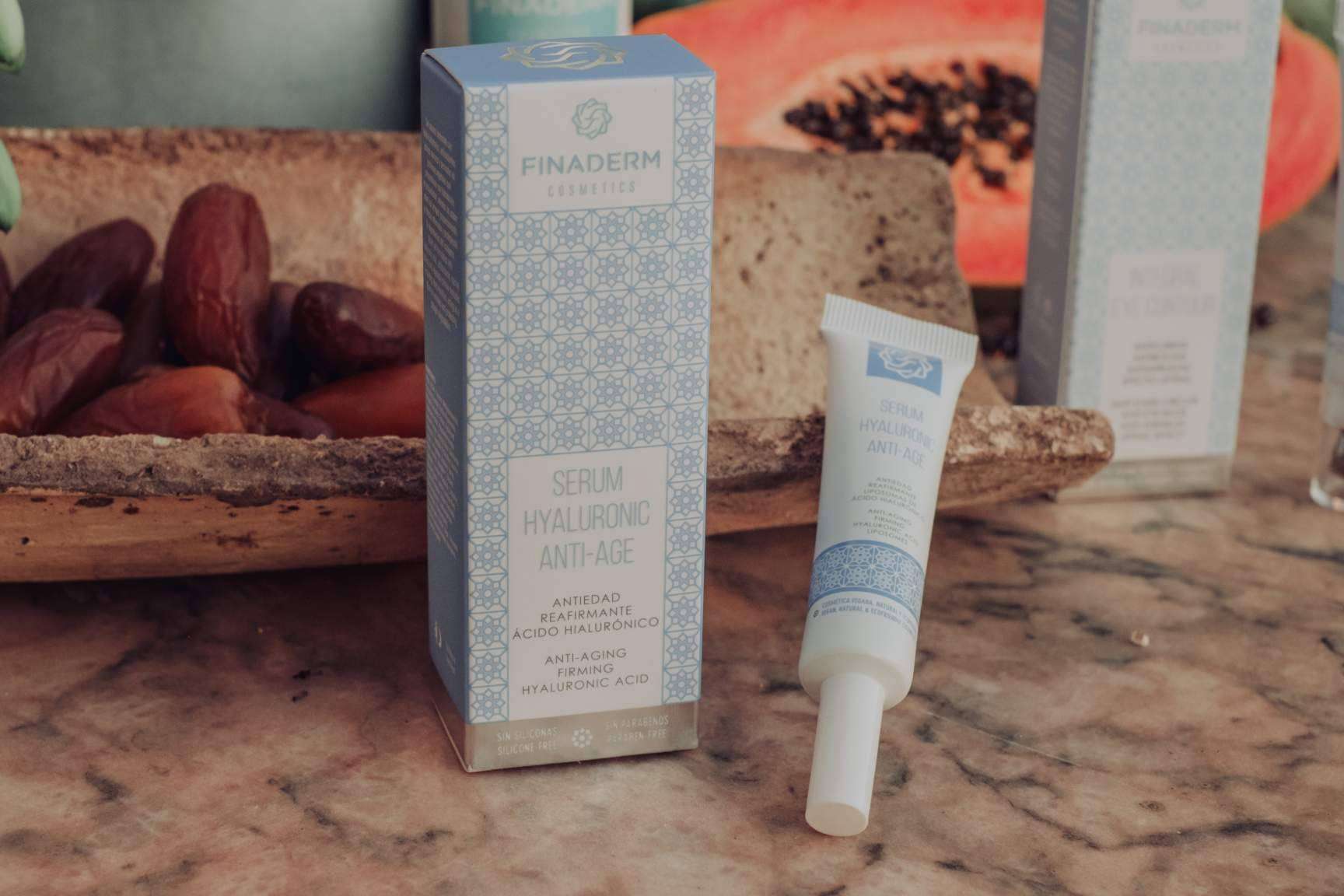 Finaderm expone las propiedades del serum hyaluronic anti-age
