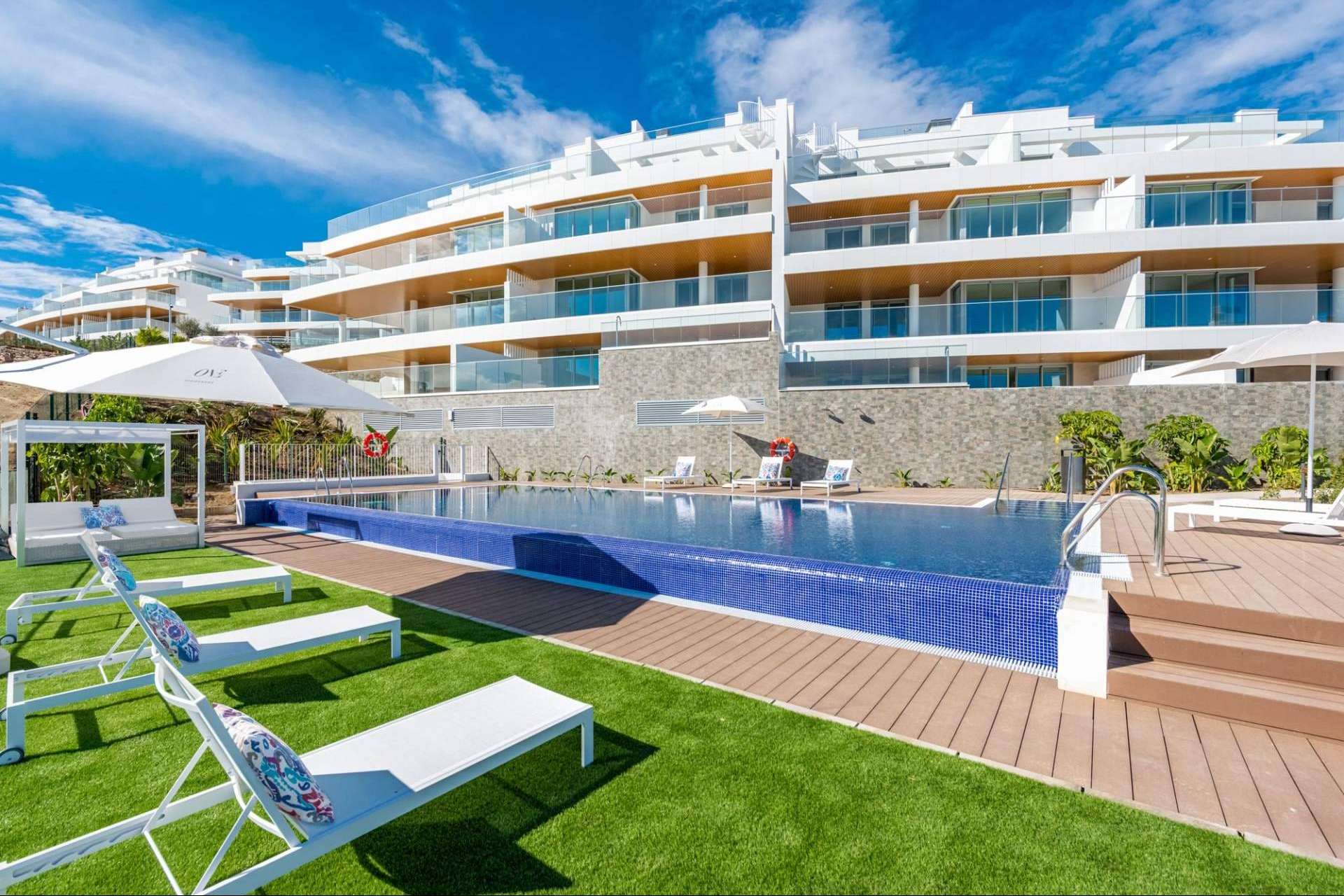 El departamento de promoción y obra nueva de LV Real Estate & Architecture asesora para adquirir inmuebles en la Costa del Sol