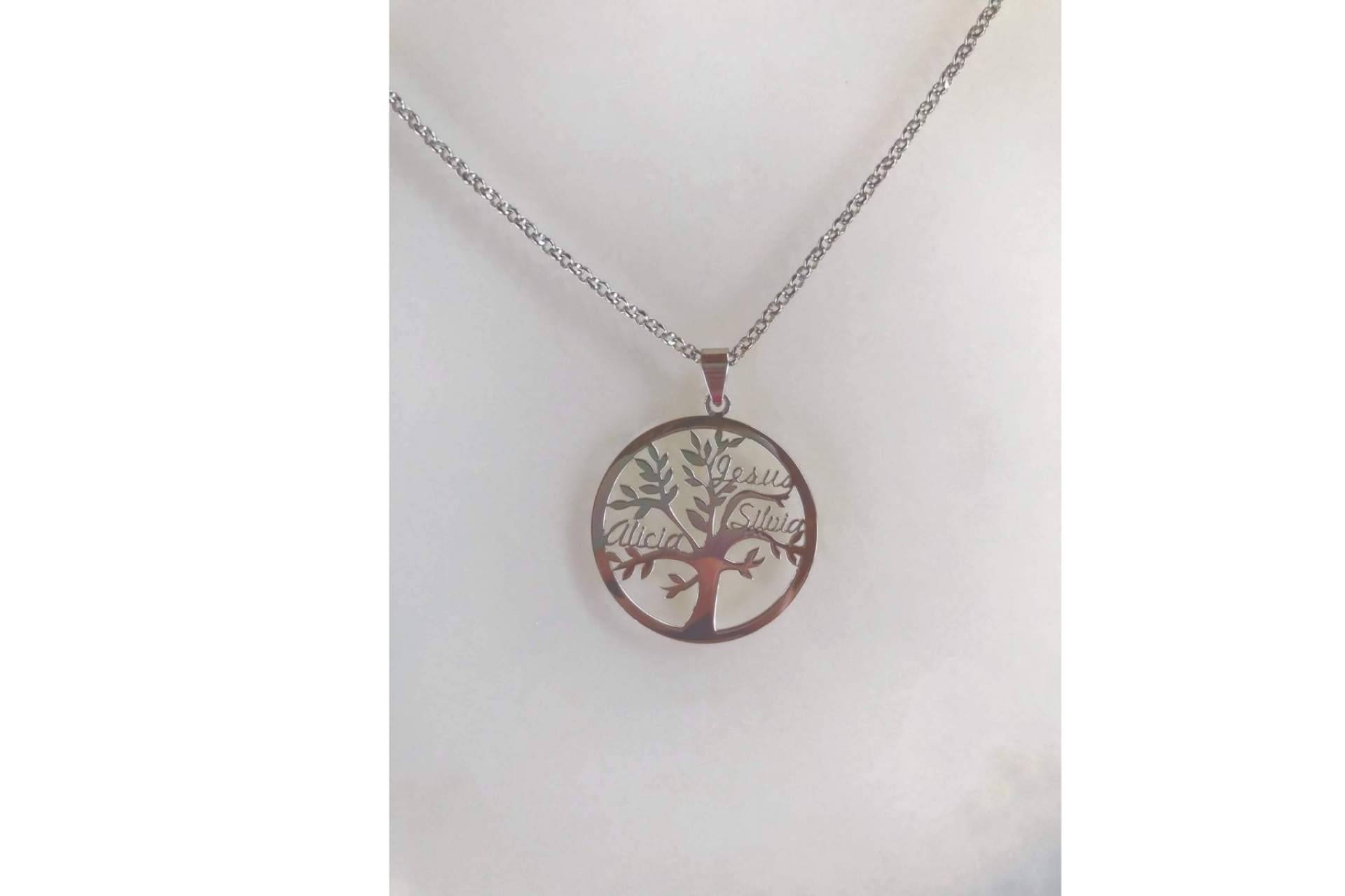 Joyas de plata personalizadas y fabricadas a mano por profesionales con más de 30 años de experiencia