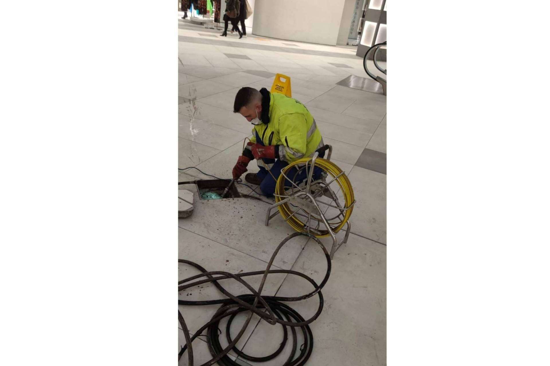 Rey Tuberías ofrece servicios de desatoro tubería, inspección de saneamiento o rehabilitación sin obras