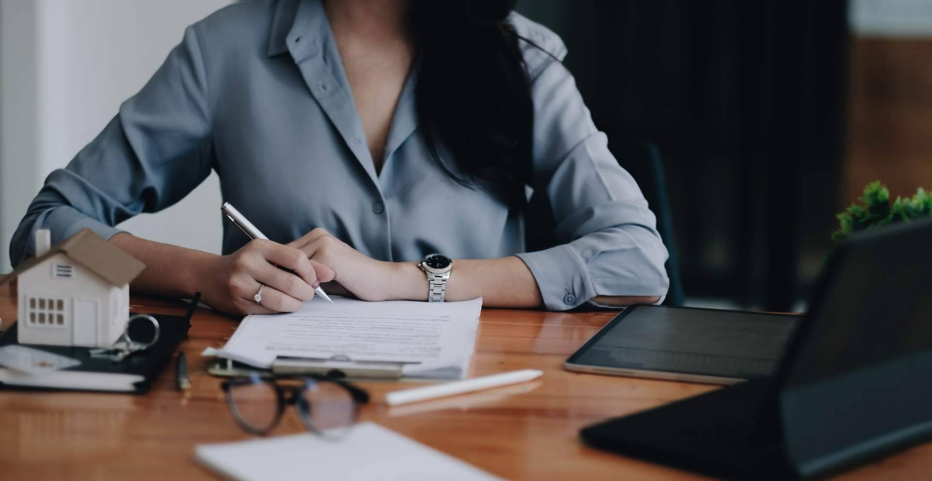 Razones por las que convertirse en corredor de seguros en tiempos de COVID-19