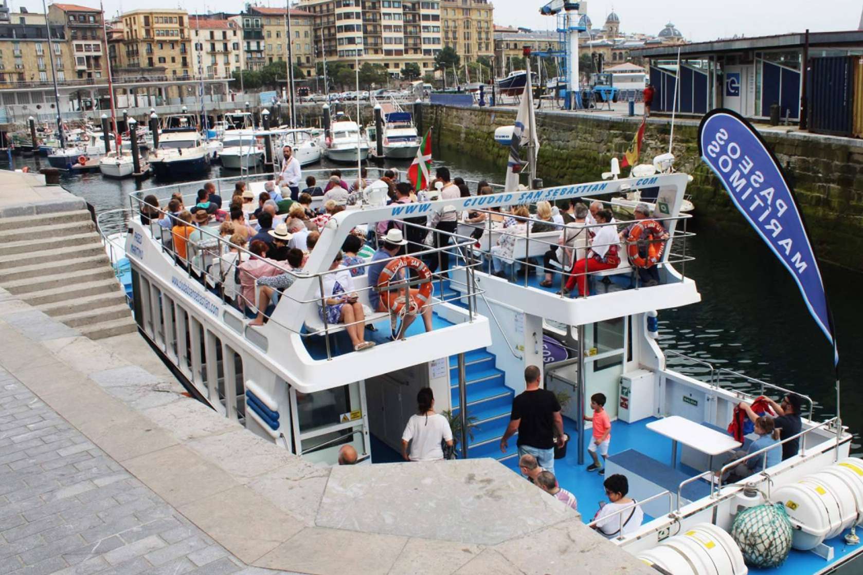 Alquiler en exclusiva para visitar la costa guipuzcoana con Ciudad San Sebastián