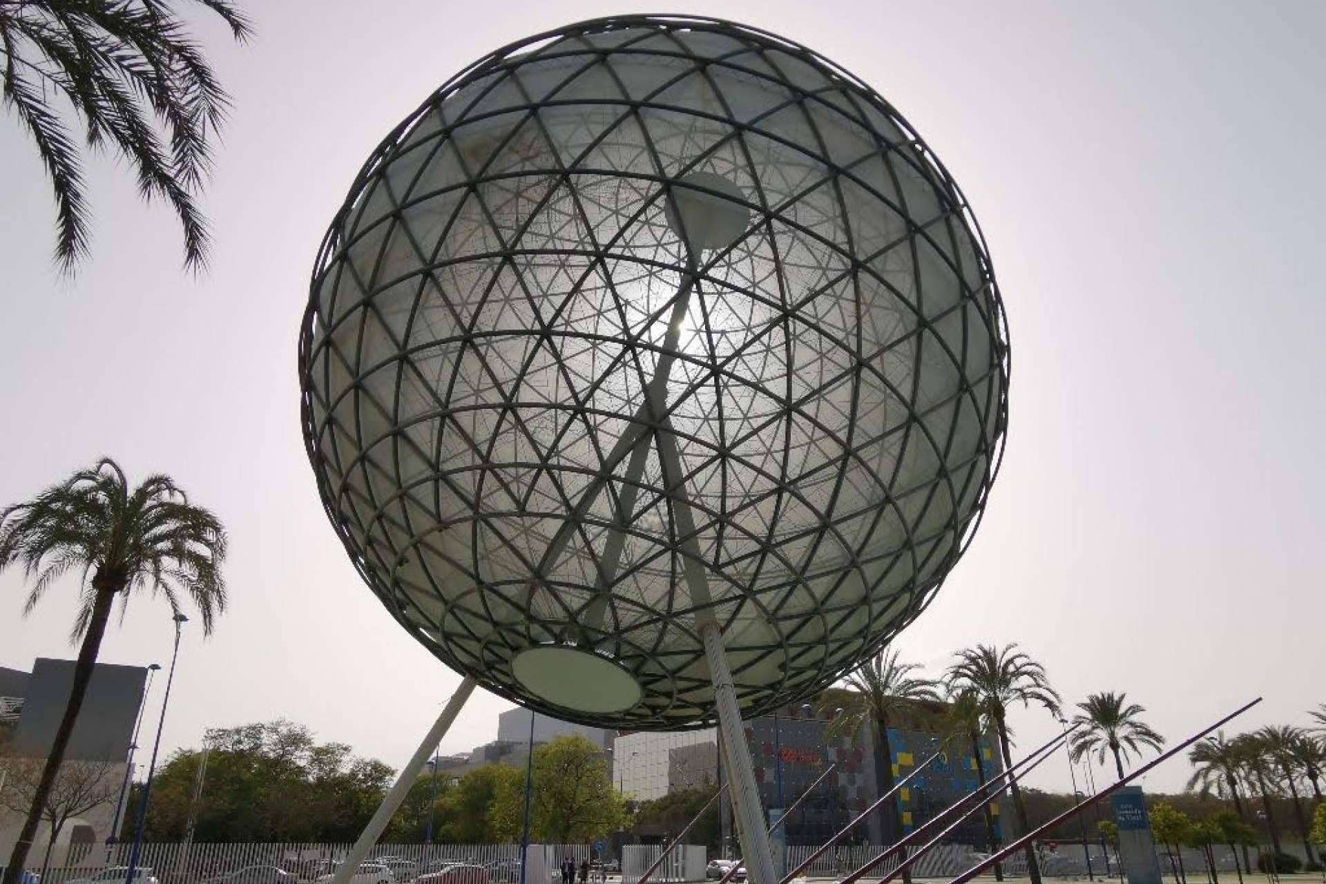 Visitar los pabellones de la Expo 92 de Sevilla en su 30 aniversario de la mano de TuGuíadeSevilla.com