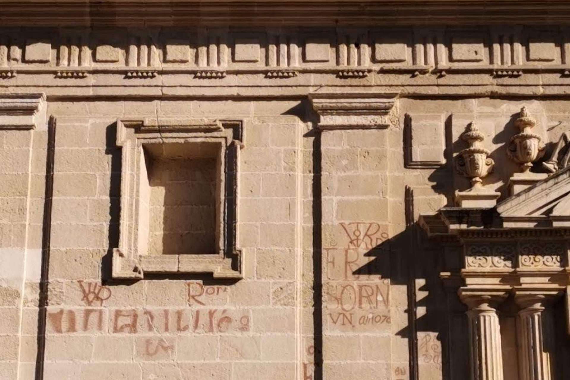 Los vítores de Sevilla y la catedral, puntos de interés en las visitas de TuGuíadeSevilla.com