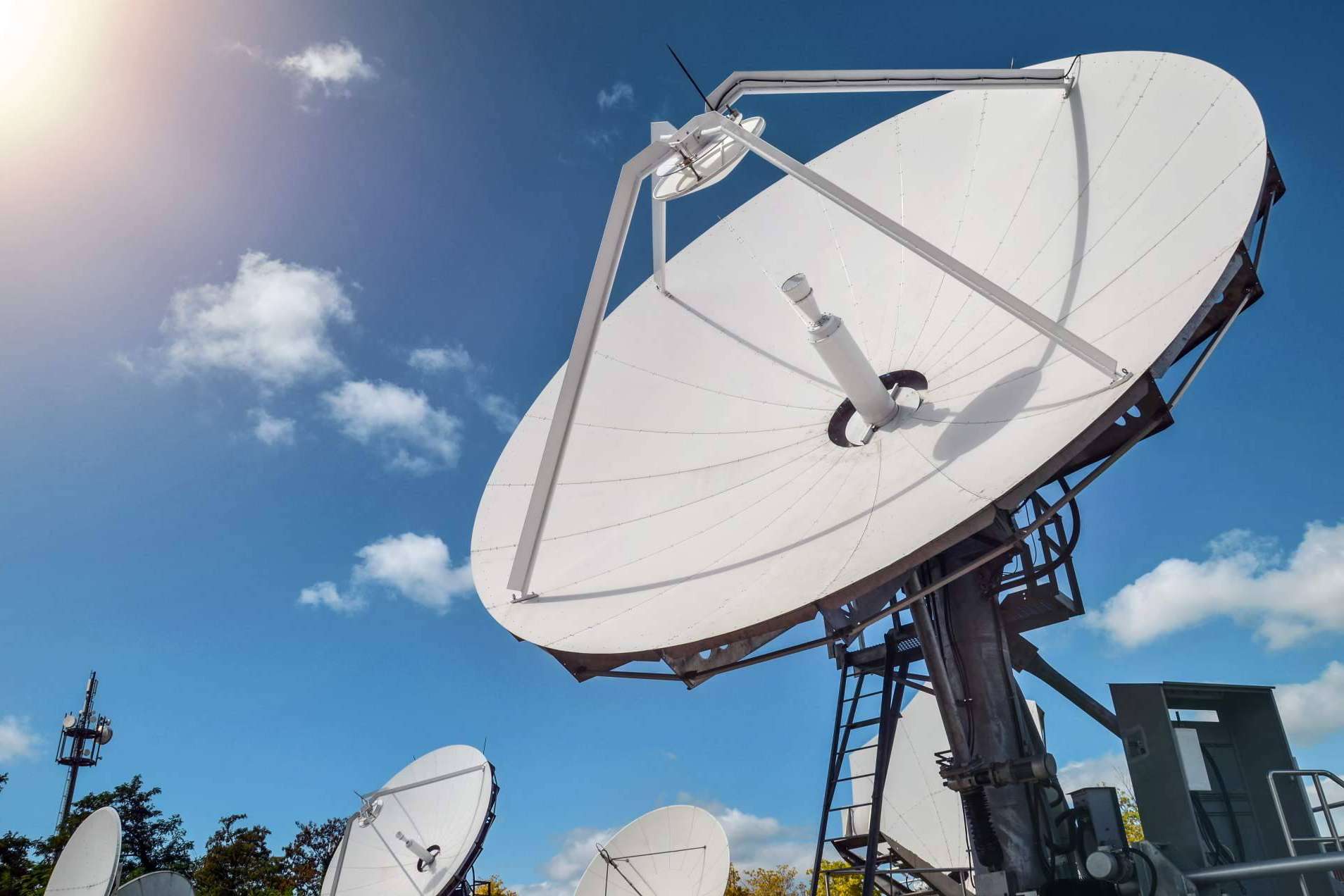Ampliación de señal wifi y de señal de telefonía móvil, Antenistas Torrente