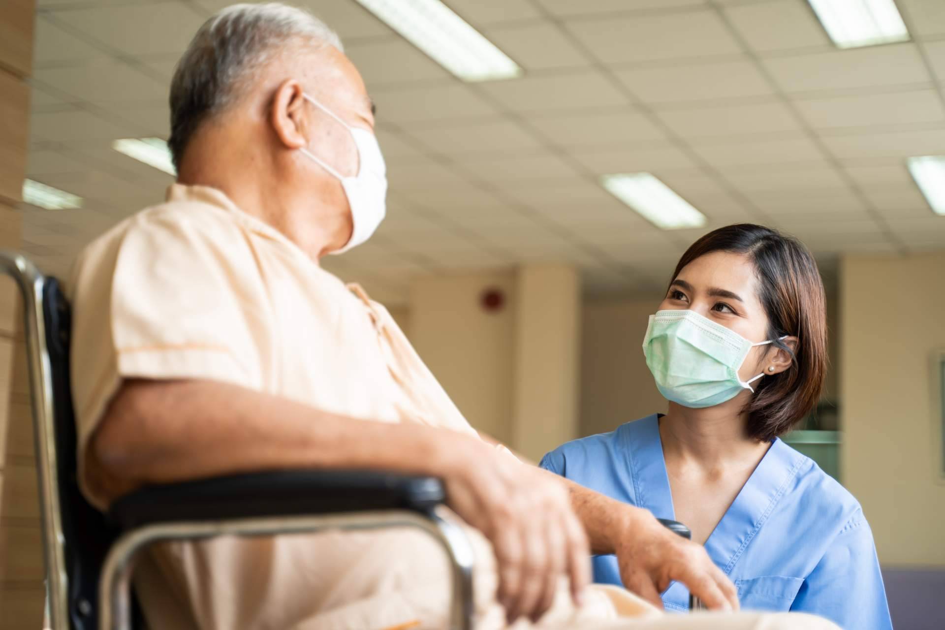 TECNOS ofrece diferentes cursos especializados en diferentes especialidades sanitarias