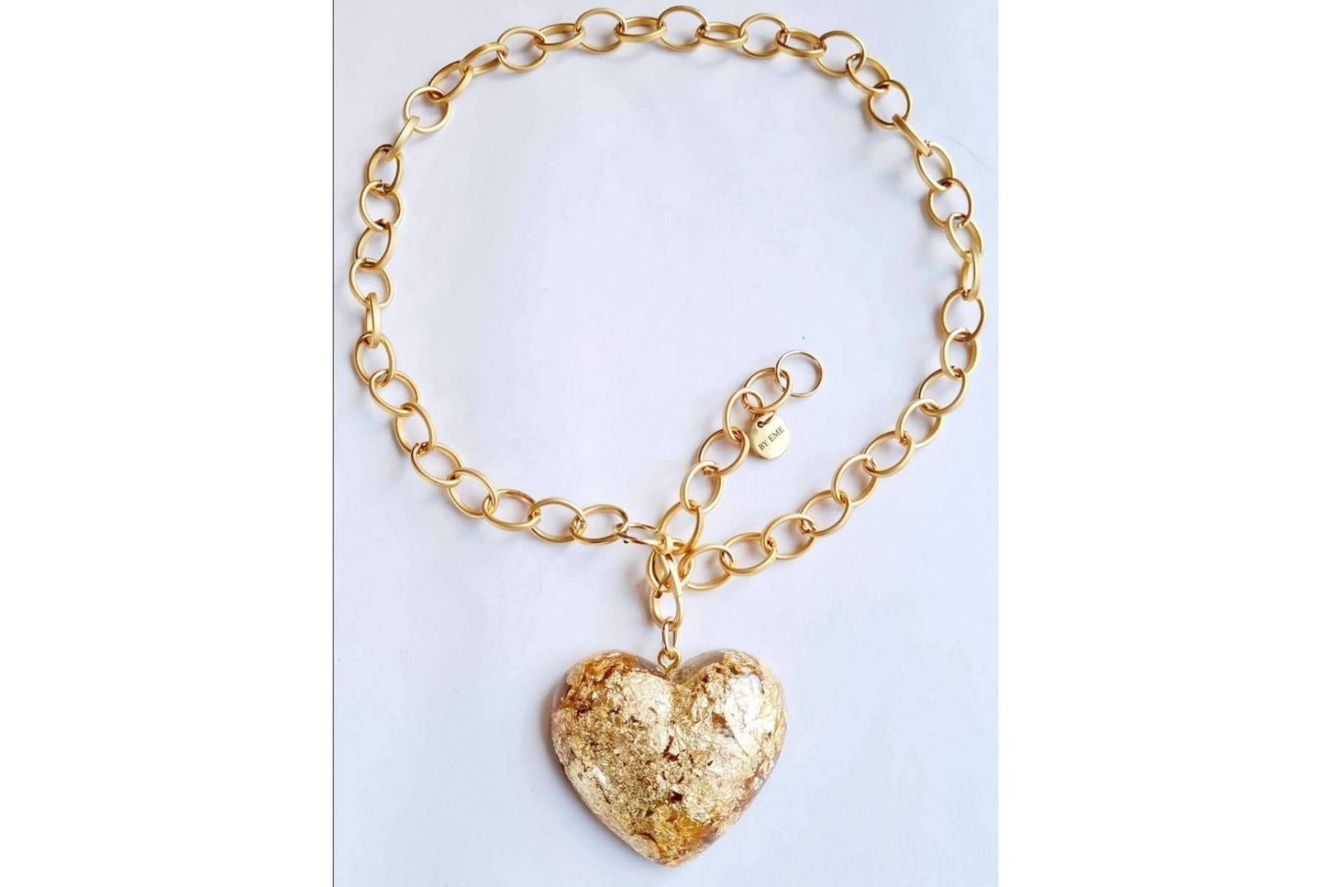 Brillar más que nunca con la colección Golden Hour de BY EME JOYAS