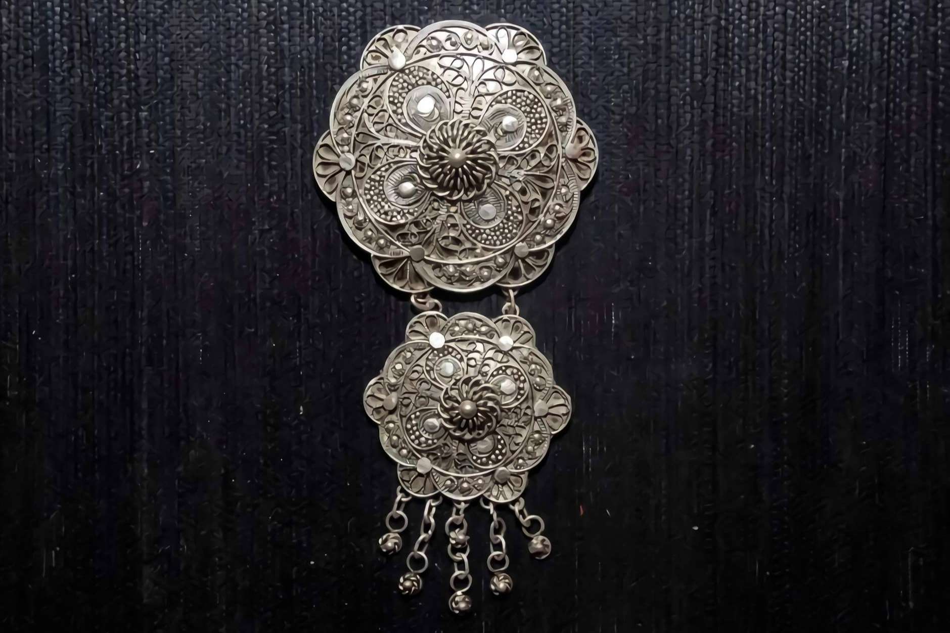 Aldabón Luxury dispone de broches para ropa de lujo