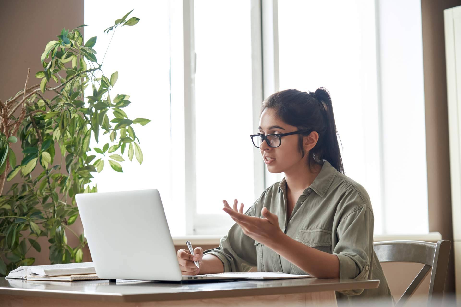 La Academia de Inglés ofrece preparación de exámenes oficiales de Cambrigde en grupo online y en clase particular online o presencial a domicilio