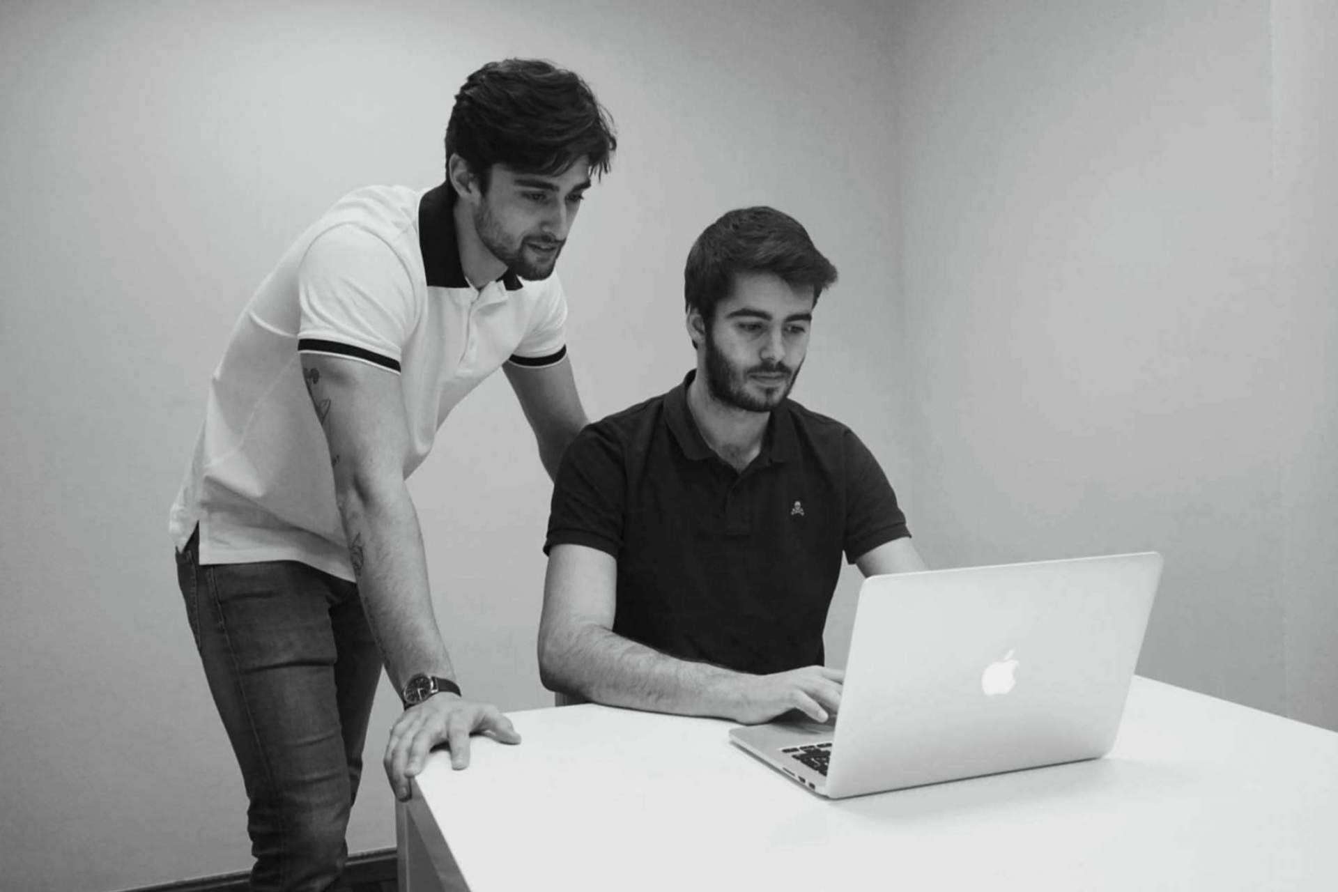 Albert Puig Santaulária y Gerard Donat Meseguer son los jóvenes que se encuentran detrás de la revolucionaria empresa Help It