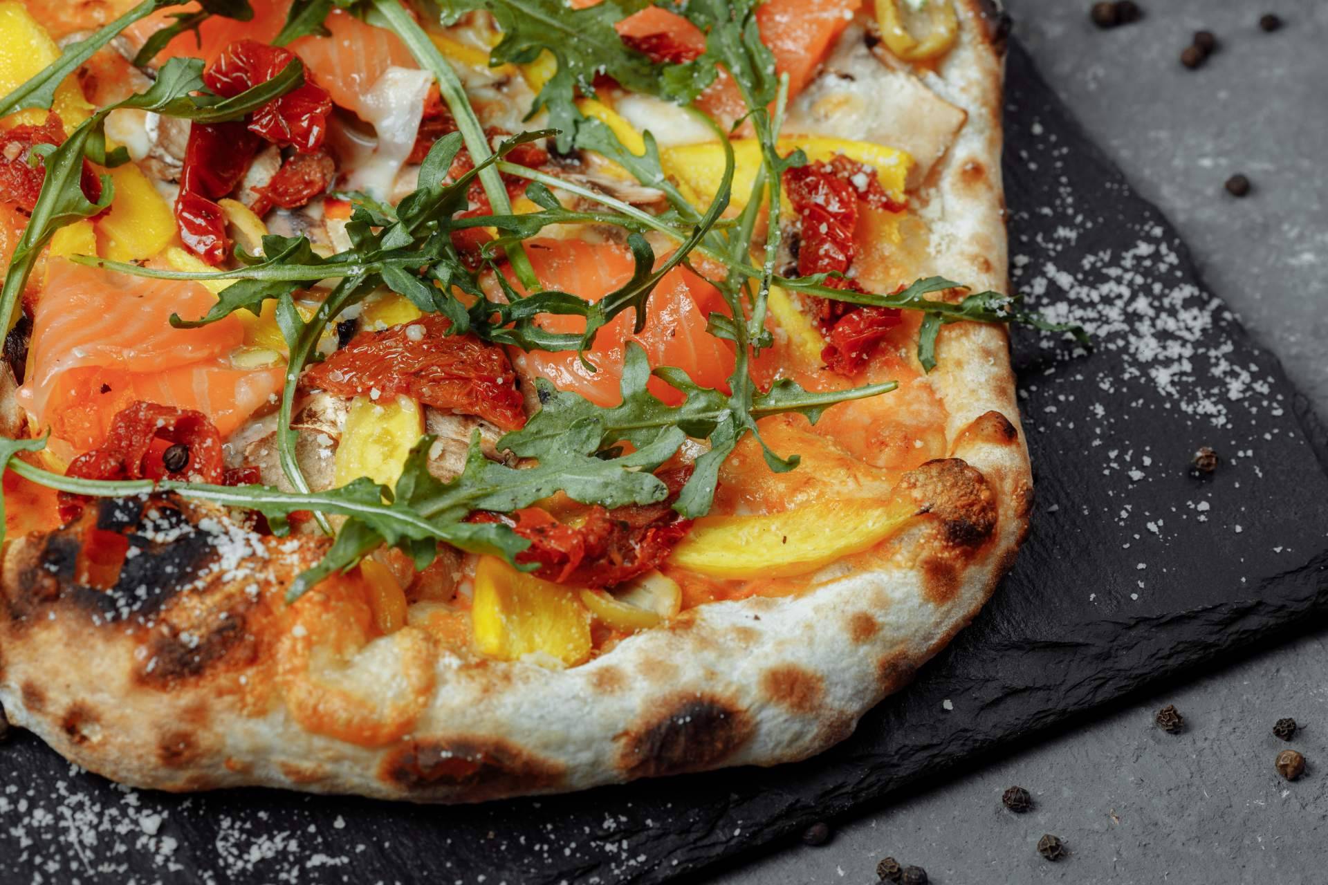 Mozzarella & Basilico ofrece pizzas gourmet para los amantes de las recetas italianas