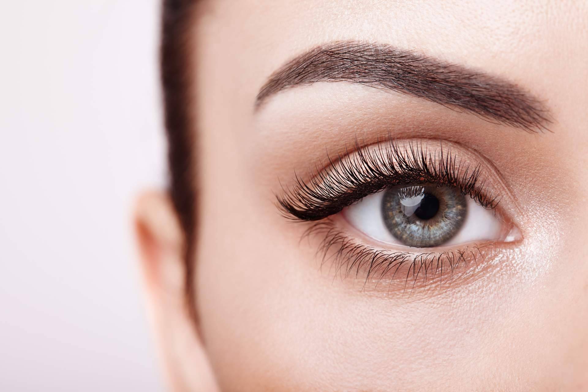 Pestañas largas y naturales con el producto Wuti Eyelash