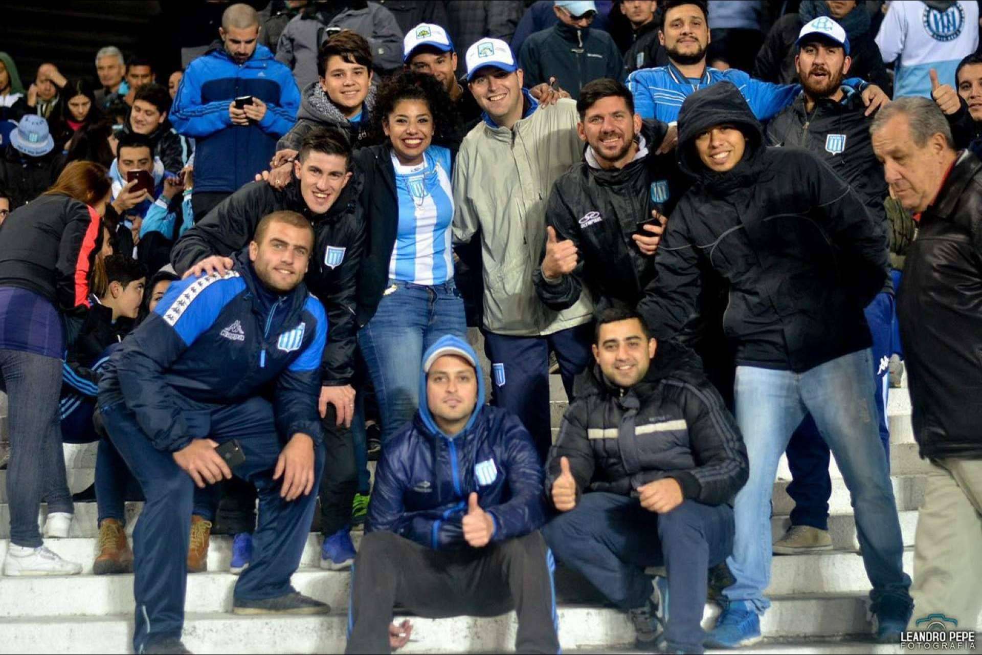 La experiencia de vivir partidos de futbol con verdaderos aficionados del Racing Club