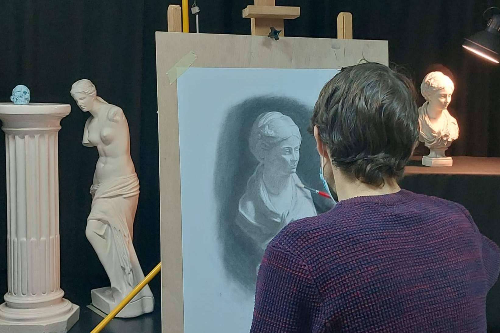 Convertirse en un artista profesional con la academia de pintura y dibujo Estudio Ilógico