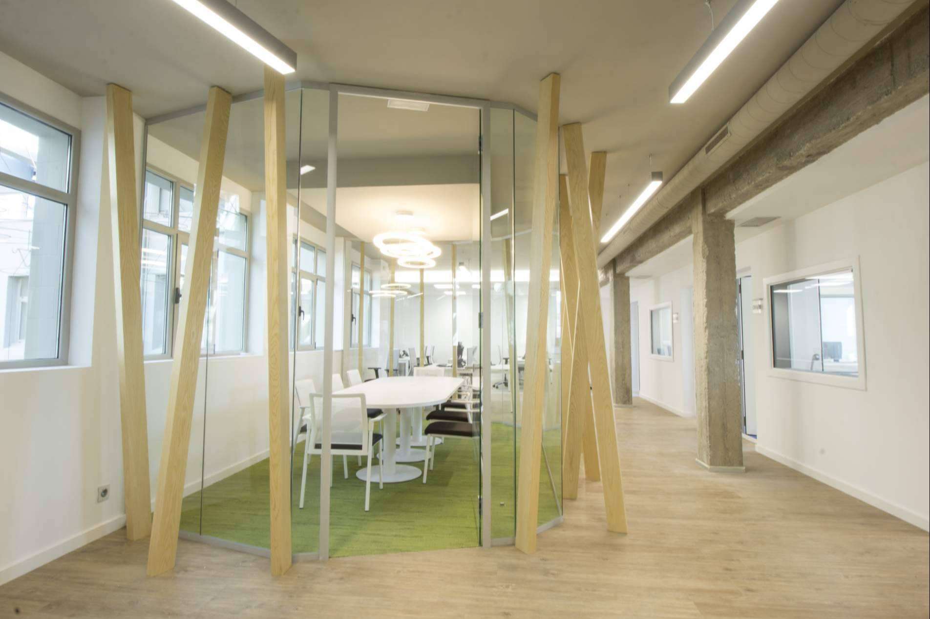Los proveedores estratégicos en la construcción de entornos de trabajo en el mundo empresarial, López Landa