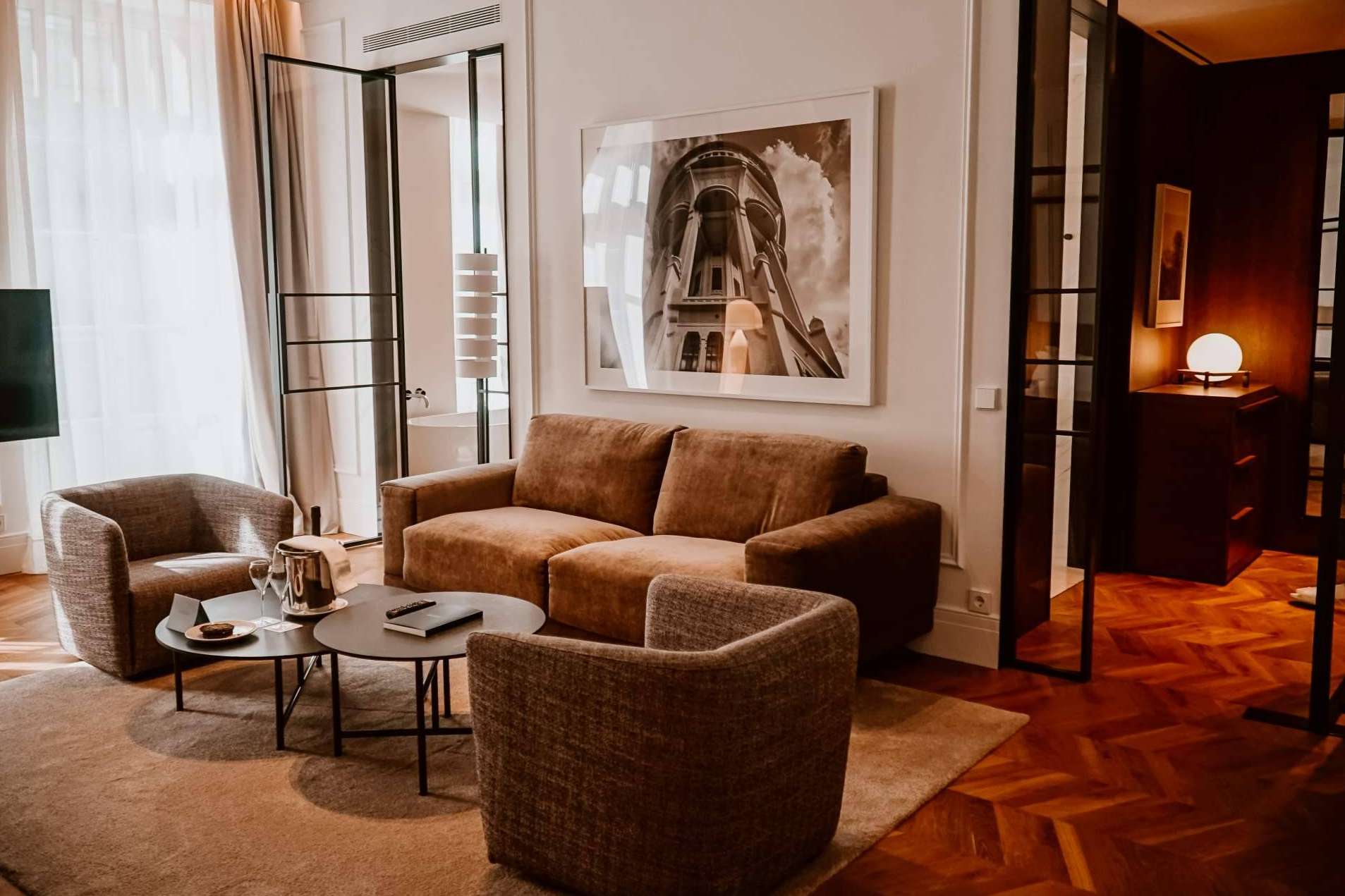 La influencer Keilley Lee Marques permite conocer el Kozmo Luxury Hotel & Spa Budapest desde su punto de vista