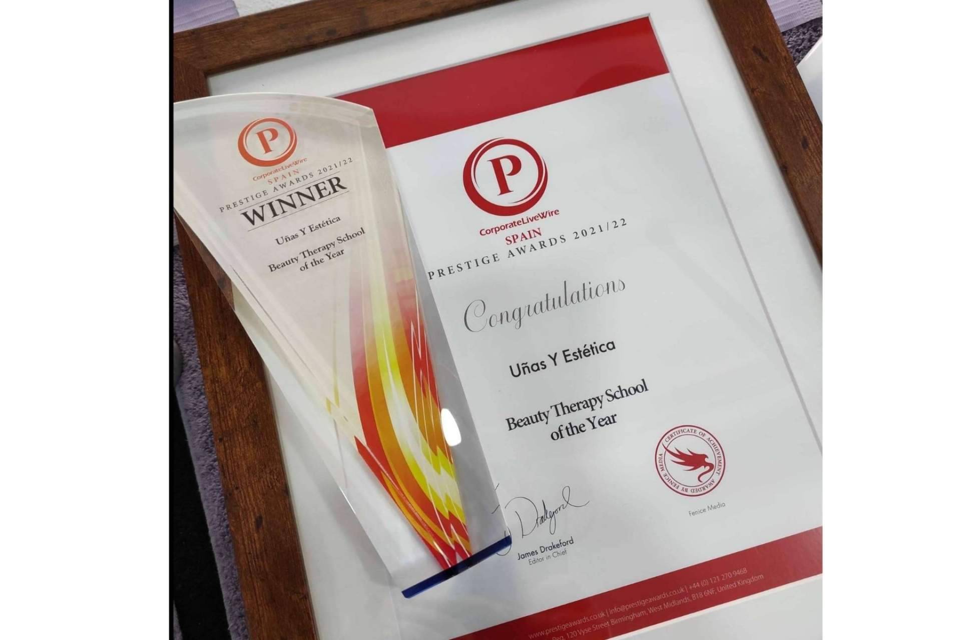 Los Prestige Awards reconocen a la academia Uñas y Estética