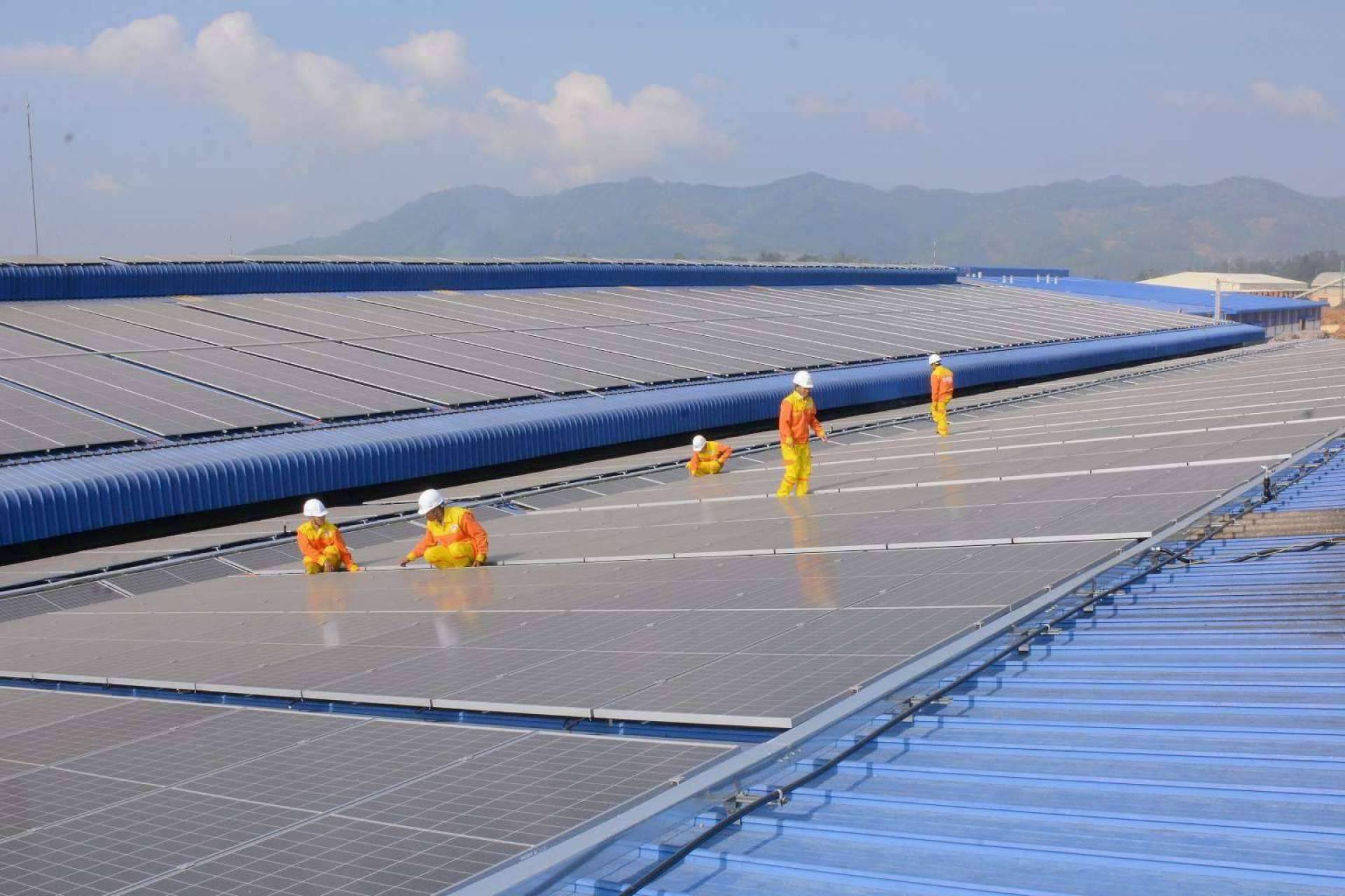 ¿Cuál es el precio de instalar placas solares?, por el portal web SOLARINSTALA