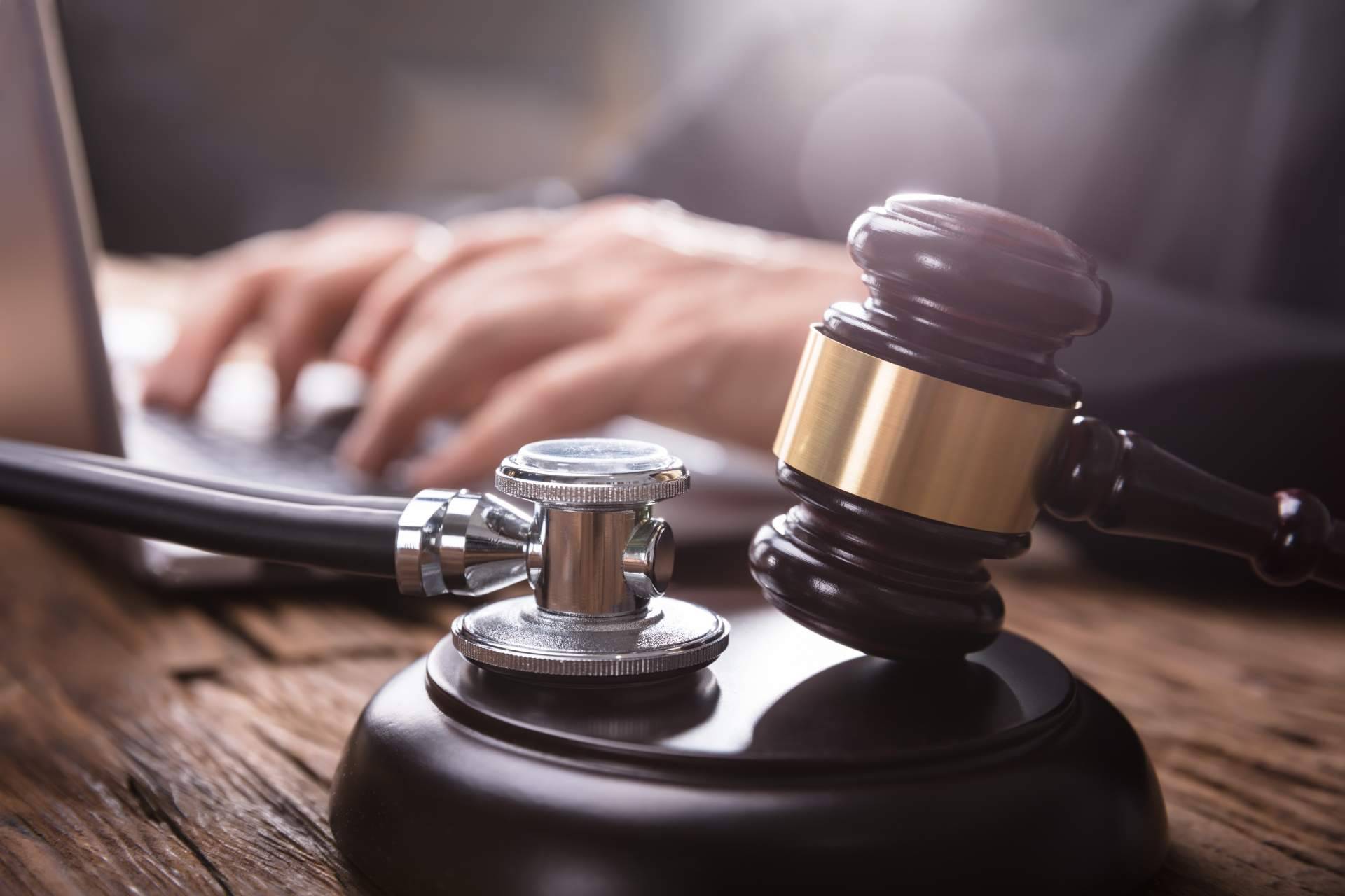 ¿Dónde encontrar abogados especialistas en casos de negligencia médica? Soler Naharro
