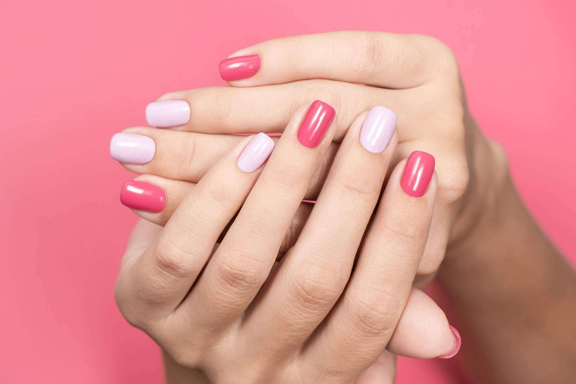 Una de las academias más premiadas que ofrece curso de uñas es Uñas y Estética
