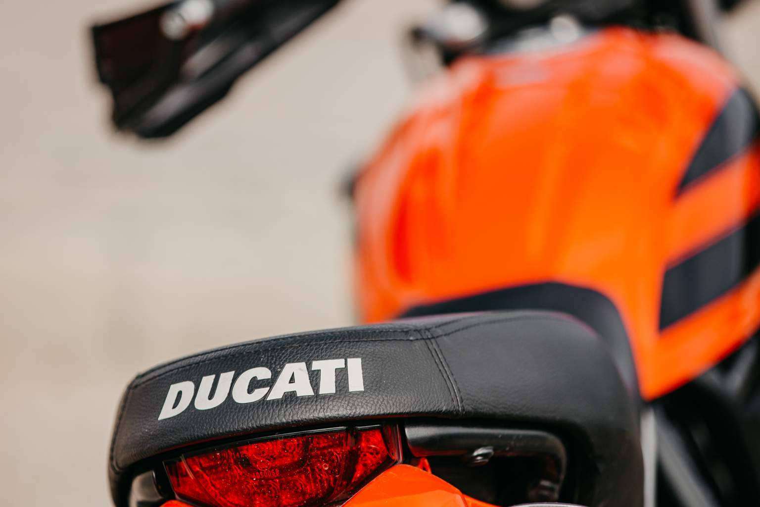 Carnet de moto, las ventajas como solución de movilidad, por AUTOESCUELA 2000