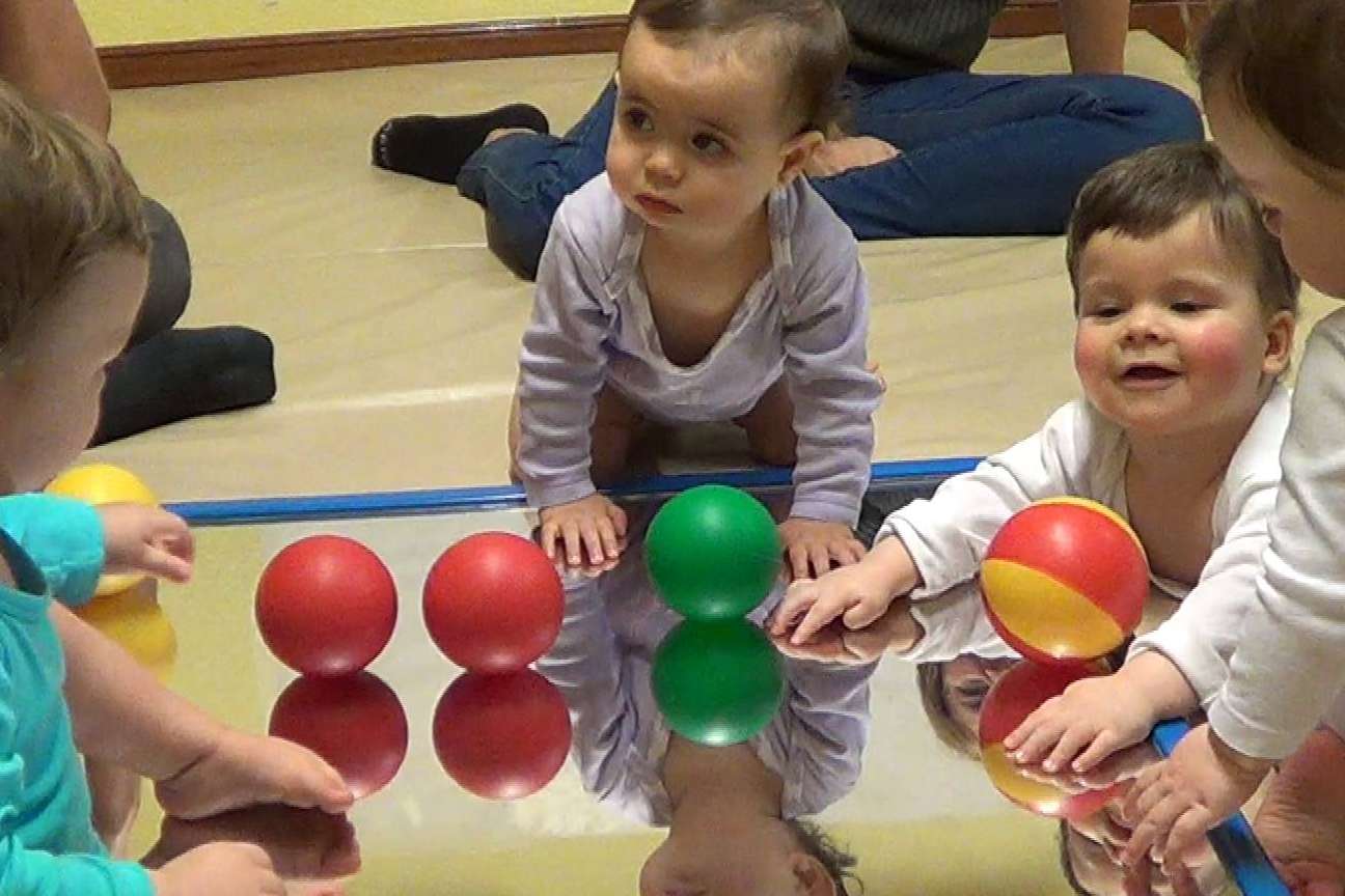 Educar con Abrazos de Amor, la guía necesaria para adaptarse a la nueva regulación del primer ciclo de Educación Infantil