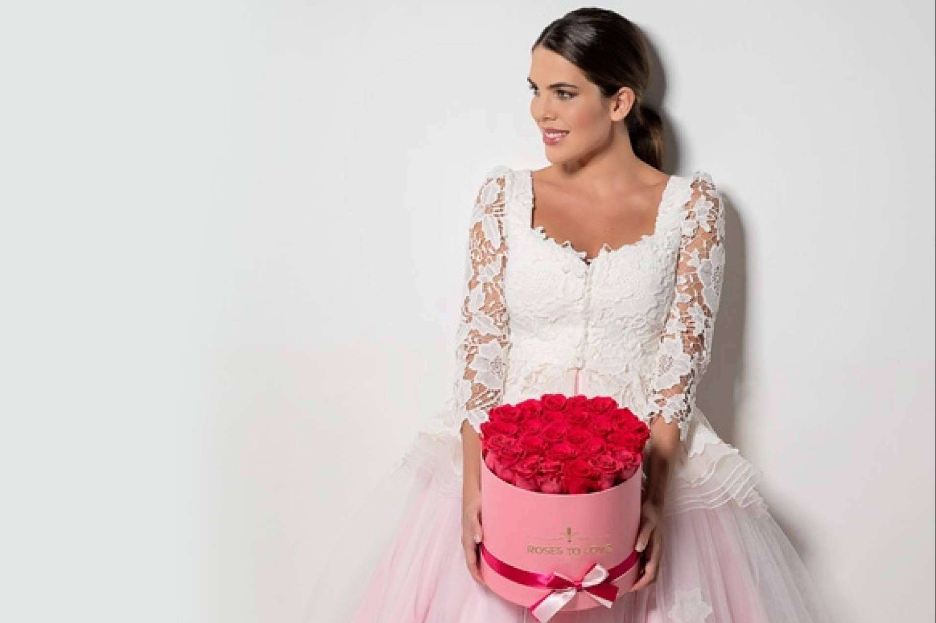 Decorar eventos, comuniones y bodas con las rosas preservadas de ROSES TO LOVE