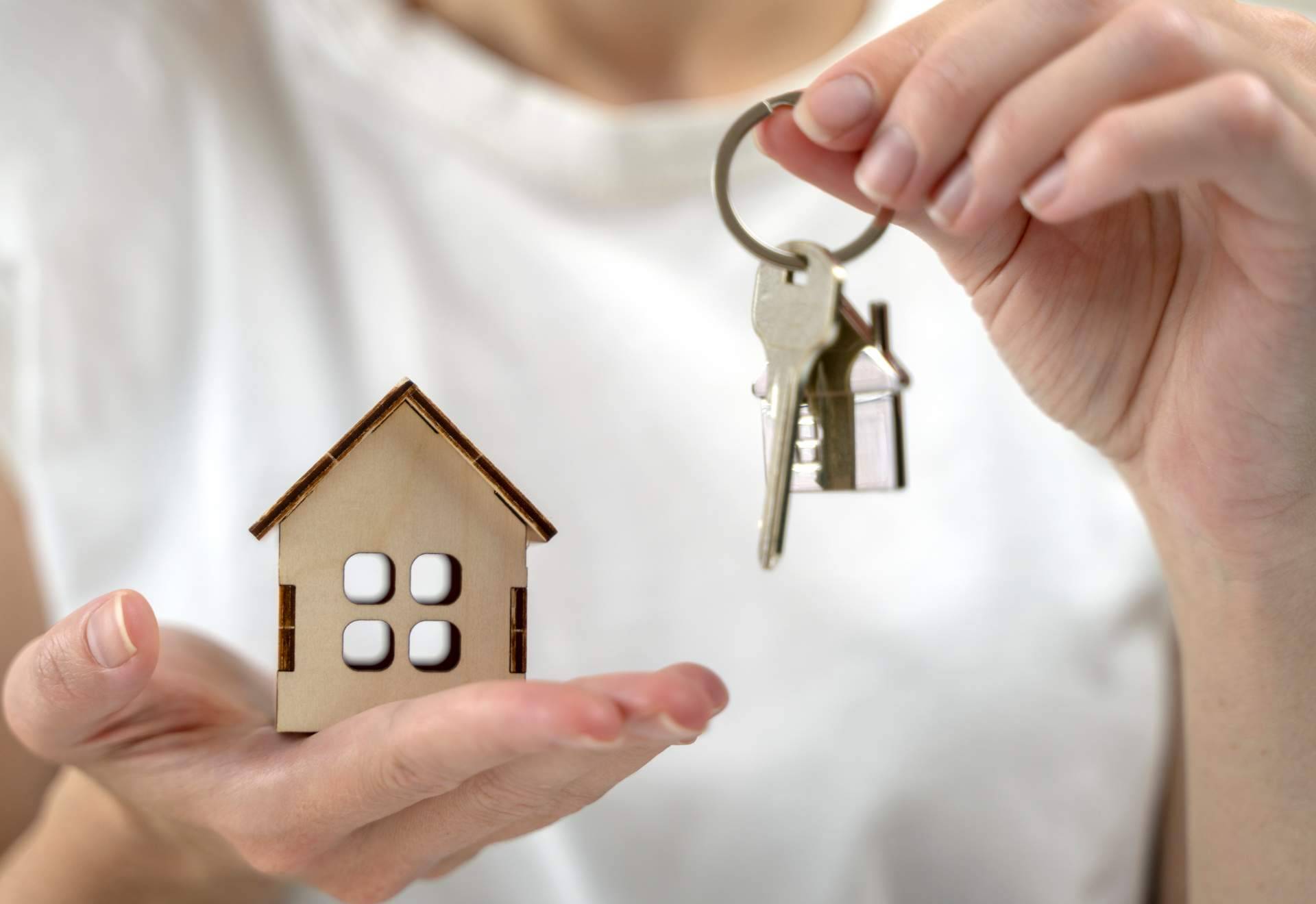 ¿Cuáles son los trámites necesarios para la venta de un inmueble? por De Raíces Inversiones Inmobiliarias
