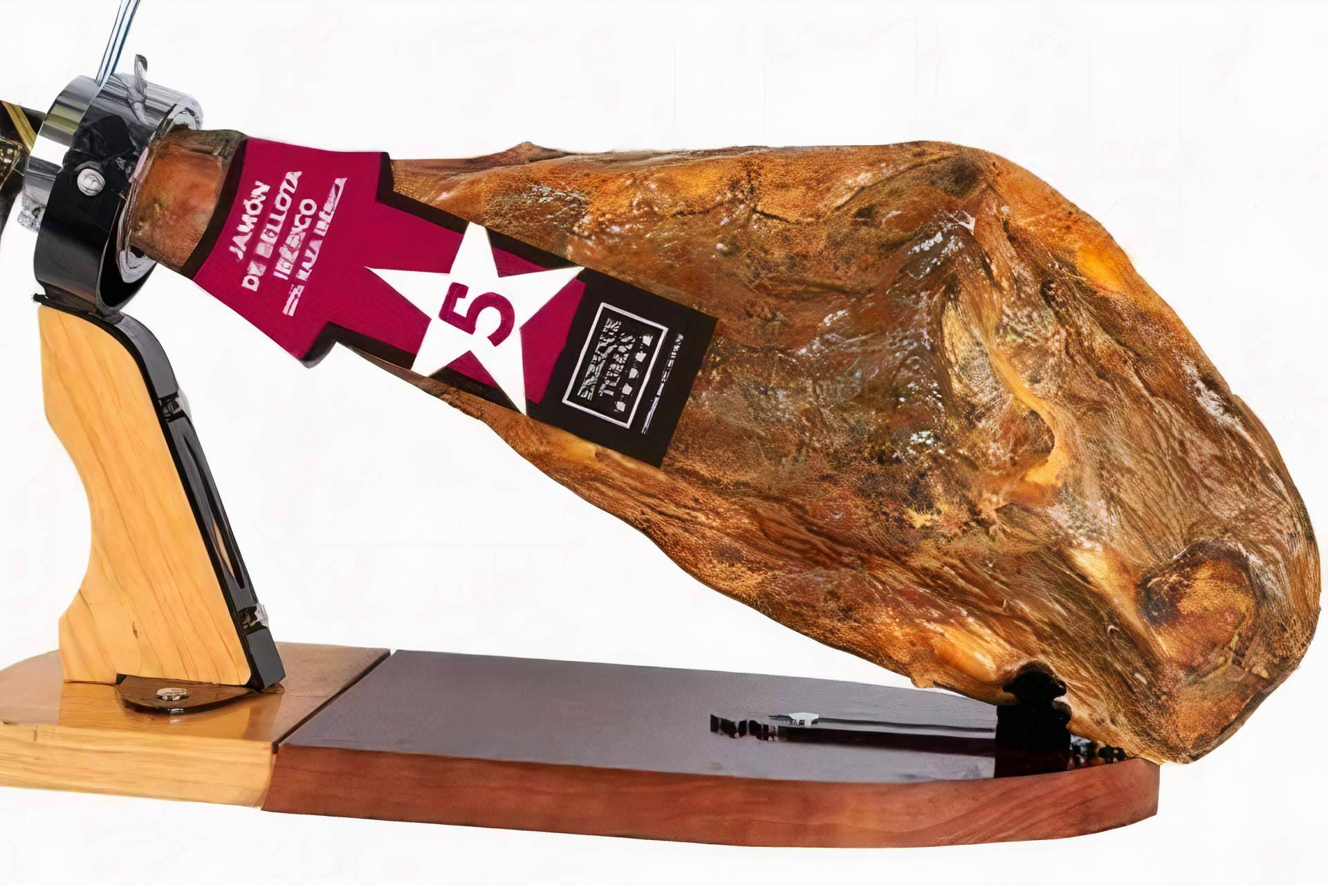 Enrique Tomás asegura que el jamón ibérico, además de ser exquisito, también es sano para el organismo