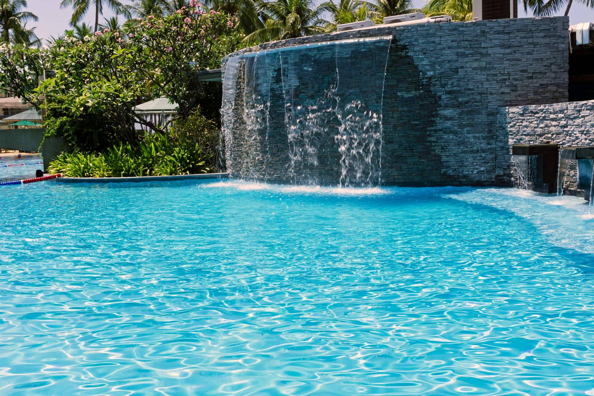 Swimhome, con la cascada para piscina, permite poner a punto la piscina