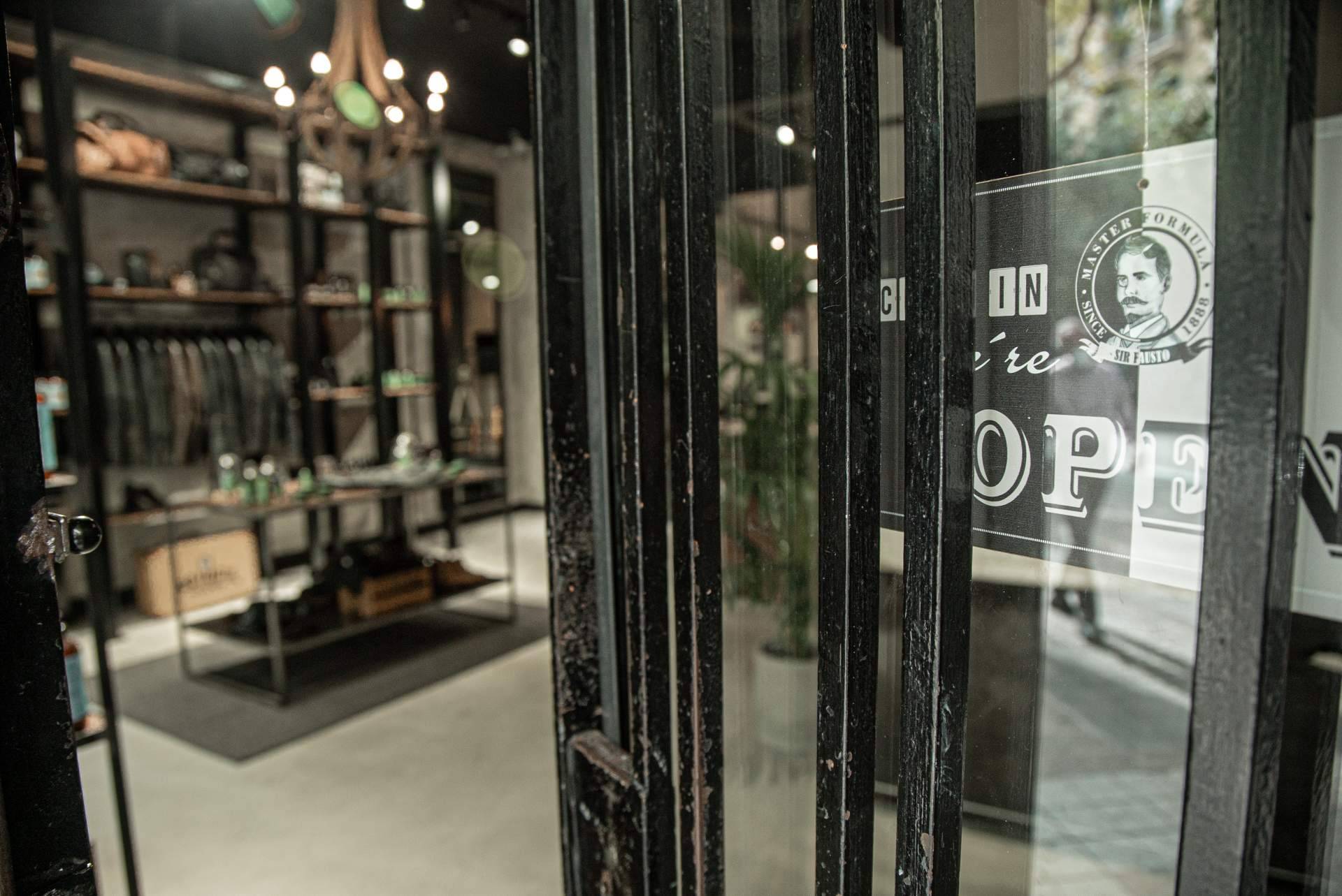 Sir Fausto, la barbería en Barcelona que está en tendencia para el cuidado del hombre
