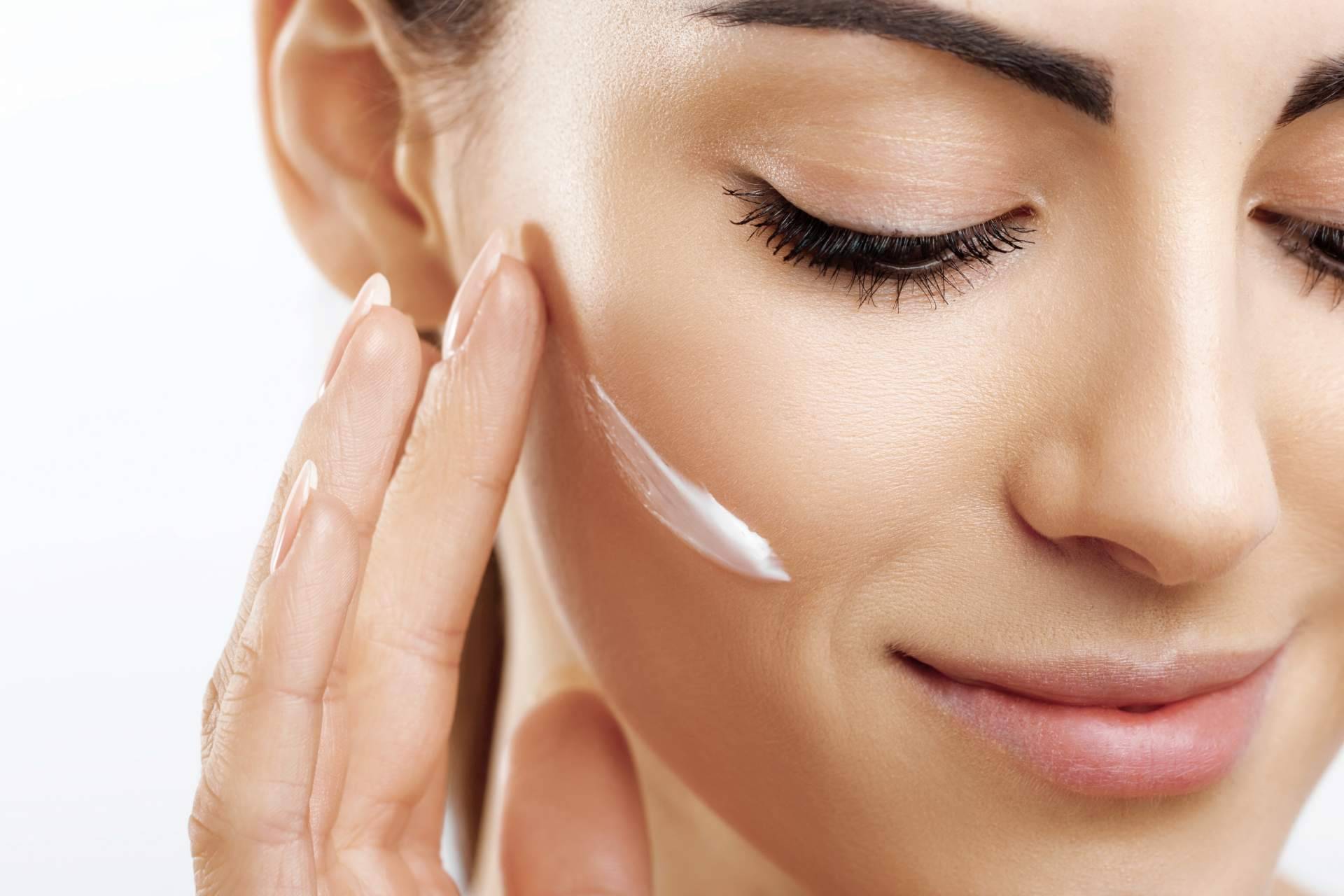 Medik8, la marca cosmética que está disponible vía online en Farmacia Laura Garín