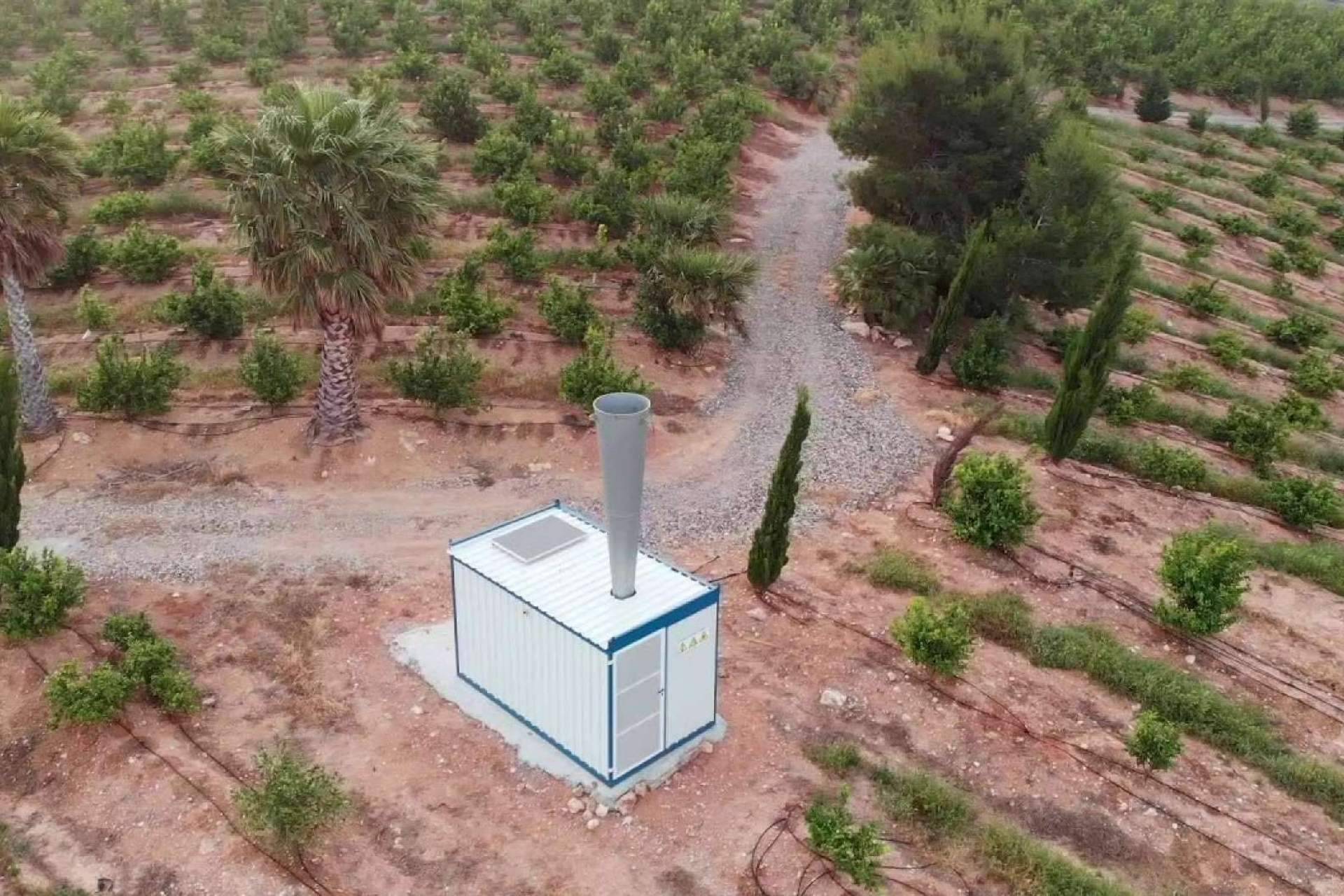 Un grupo de agricultores de la provincia de Murcia salvan 9,6 millones de kg de fruta durante una fuerte tormenta de granizo