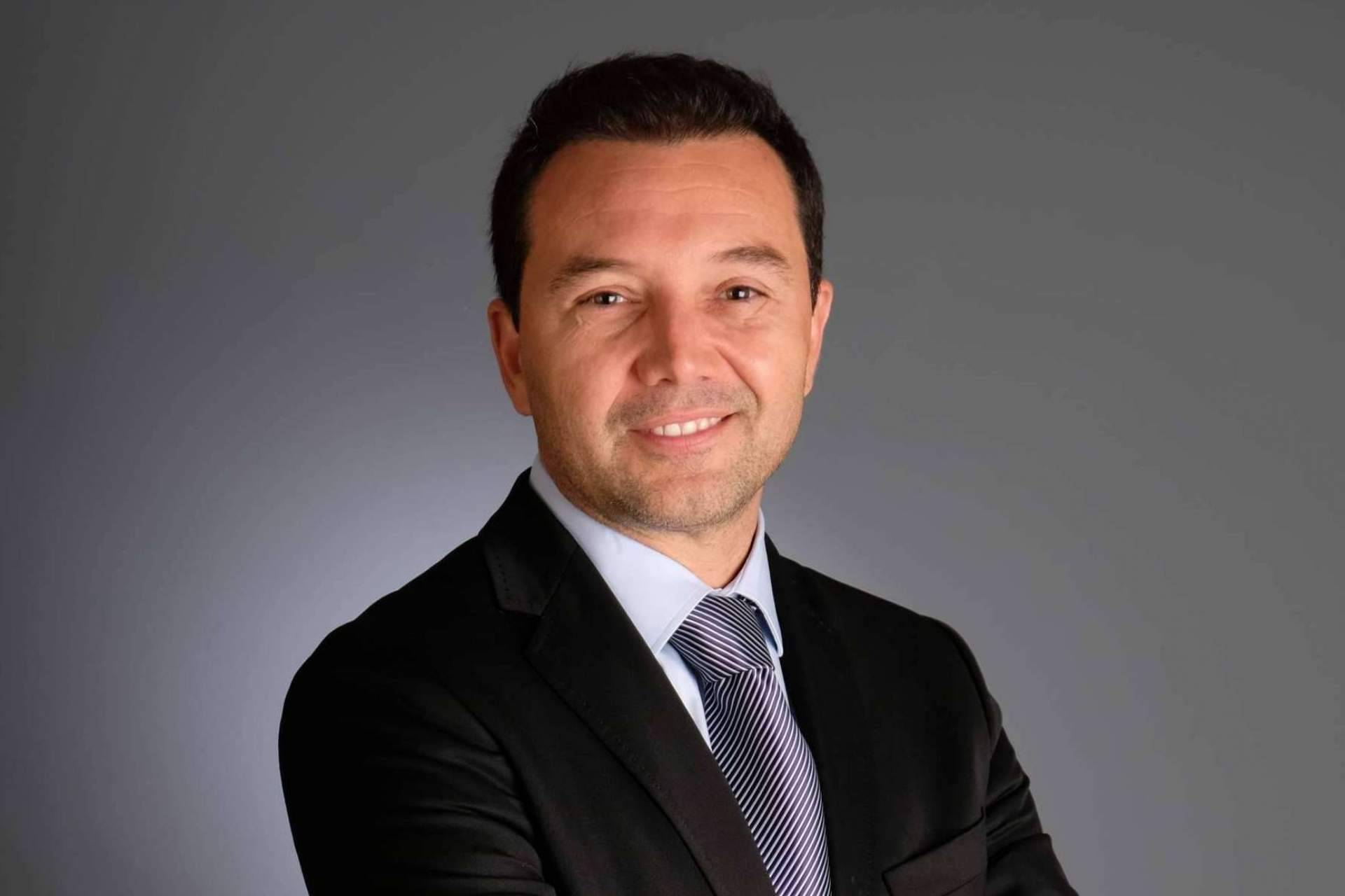 Servicios de implantología de la mano del Dr. Llistosella
