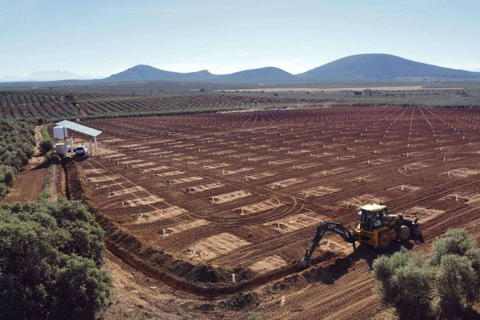 TodoAgrícola.es explica si merece la pena hacer una instalación de bombeo solar
