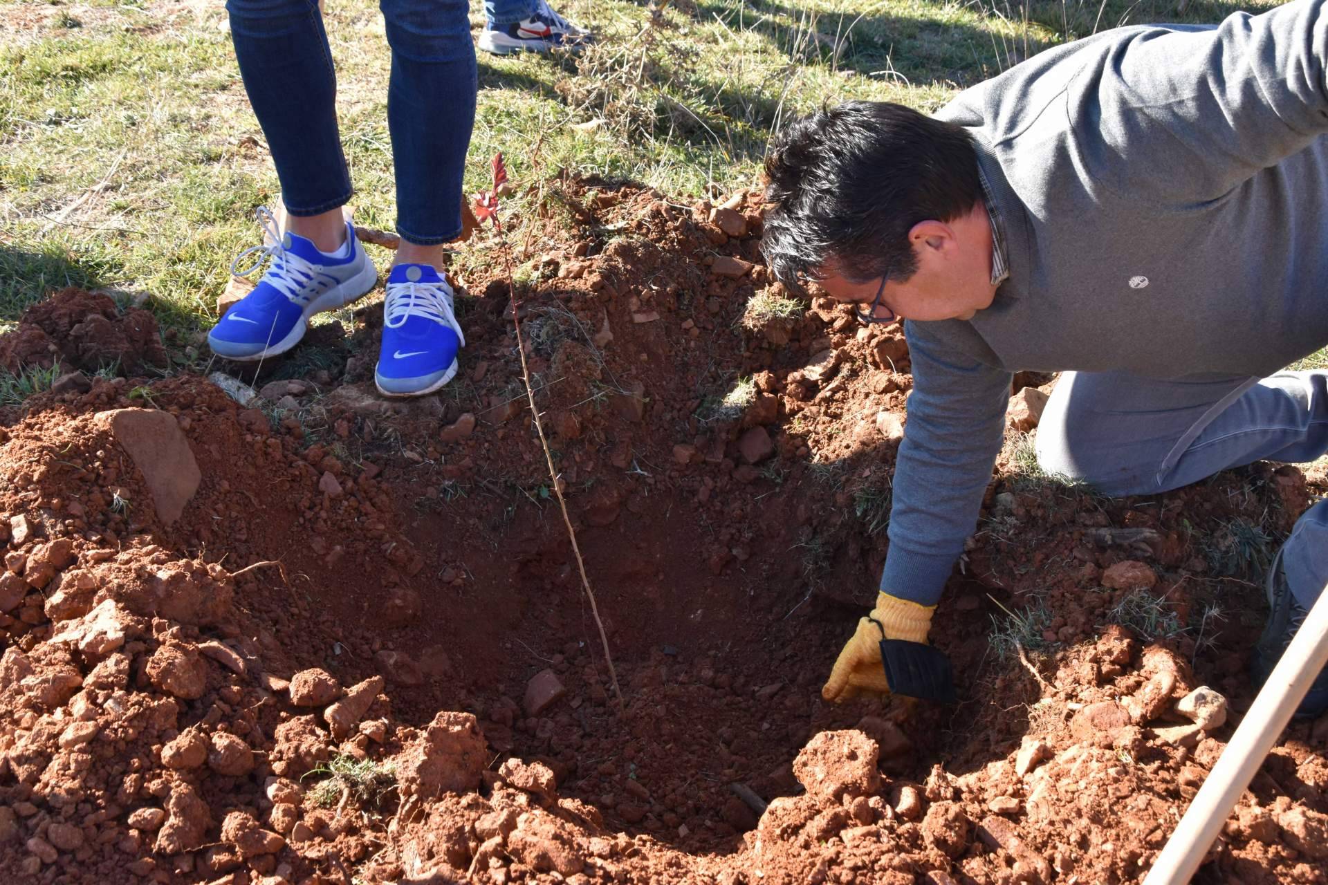 Fundación Alcoraz y la empresa ICT presentan su campaña para cuidar del medioambiente