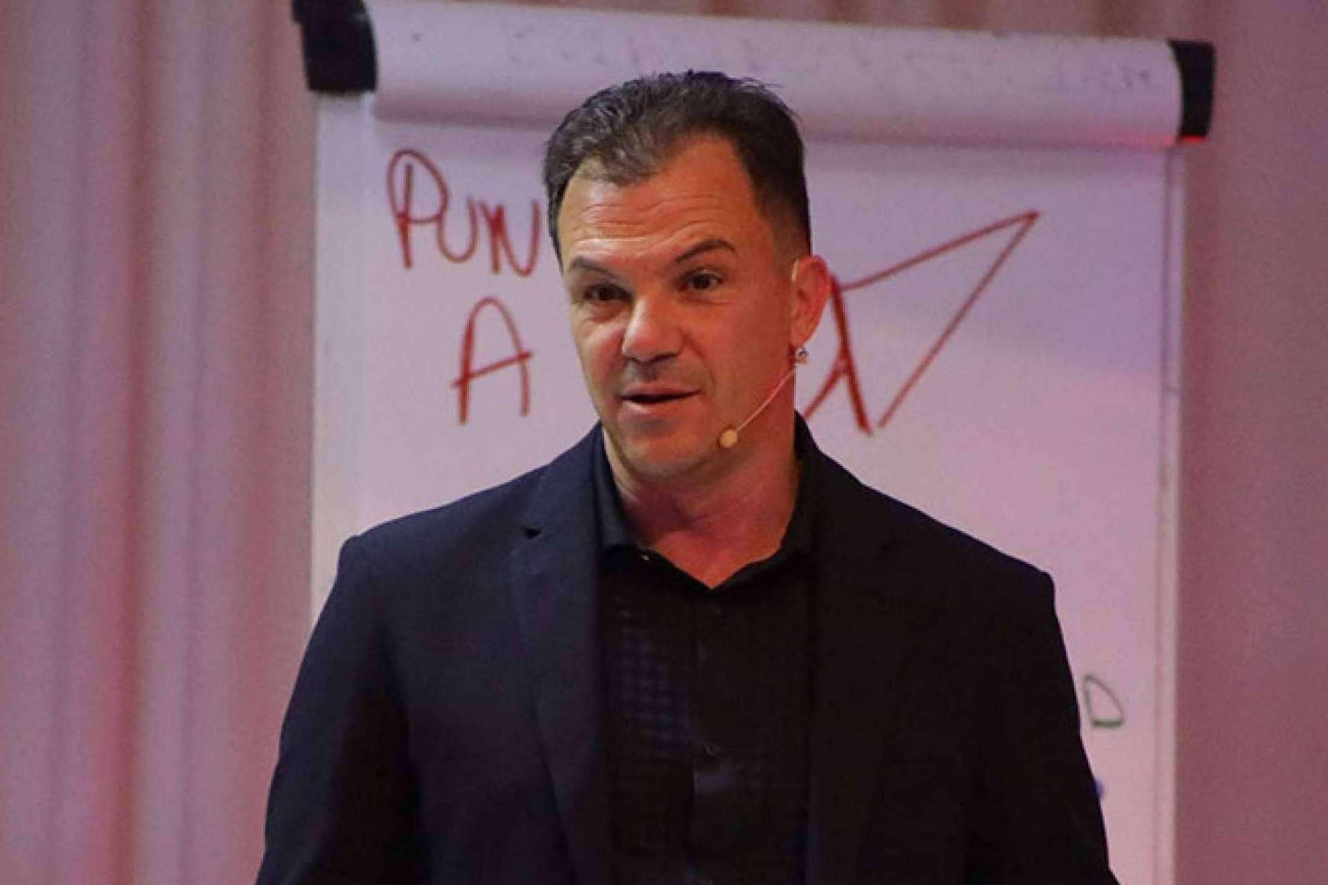 José Piquer presenta el nuevo sistema de ventas revolucionario en España
