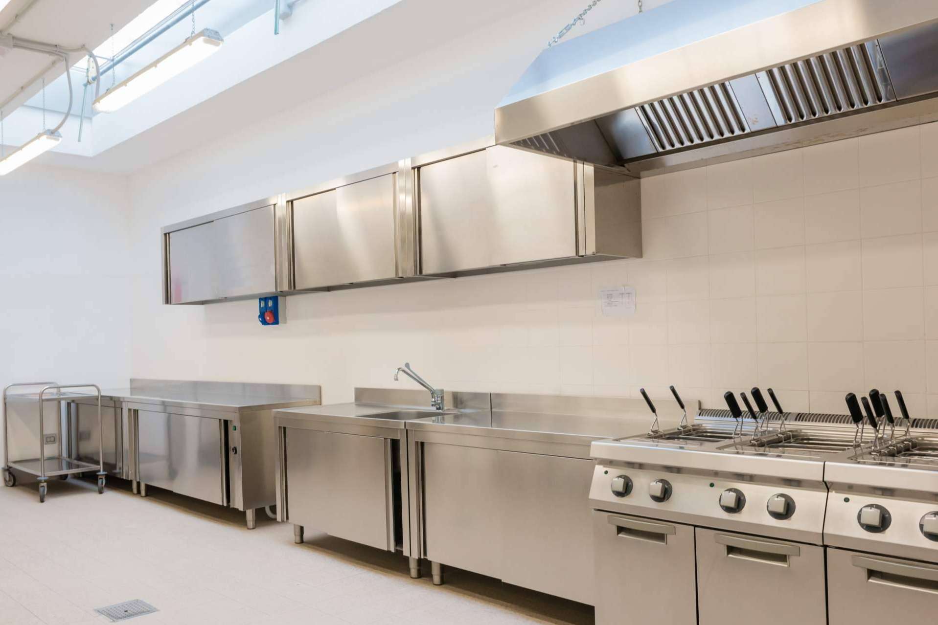 Fabricación de campanas y cajas de extracción para cocinas industriales en Tecnigras