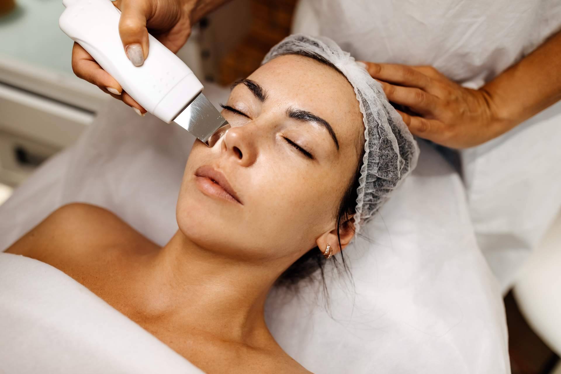 Los beneficios de llevar a cabo el tratamiento facial con la tecnología Indiba