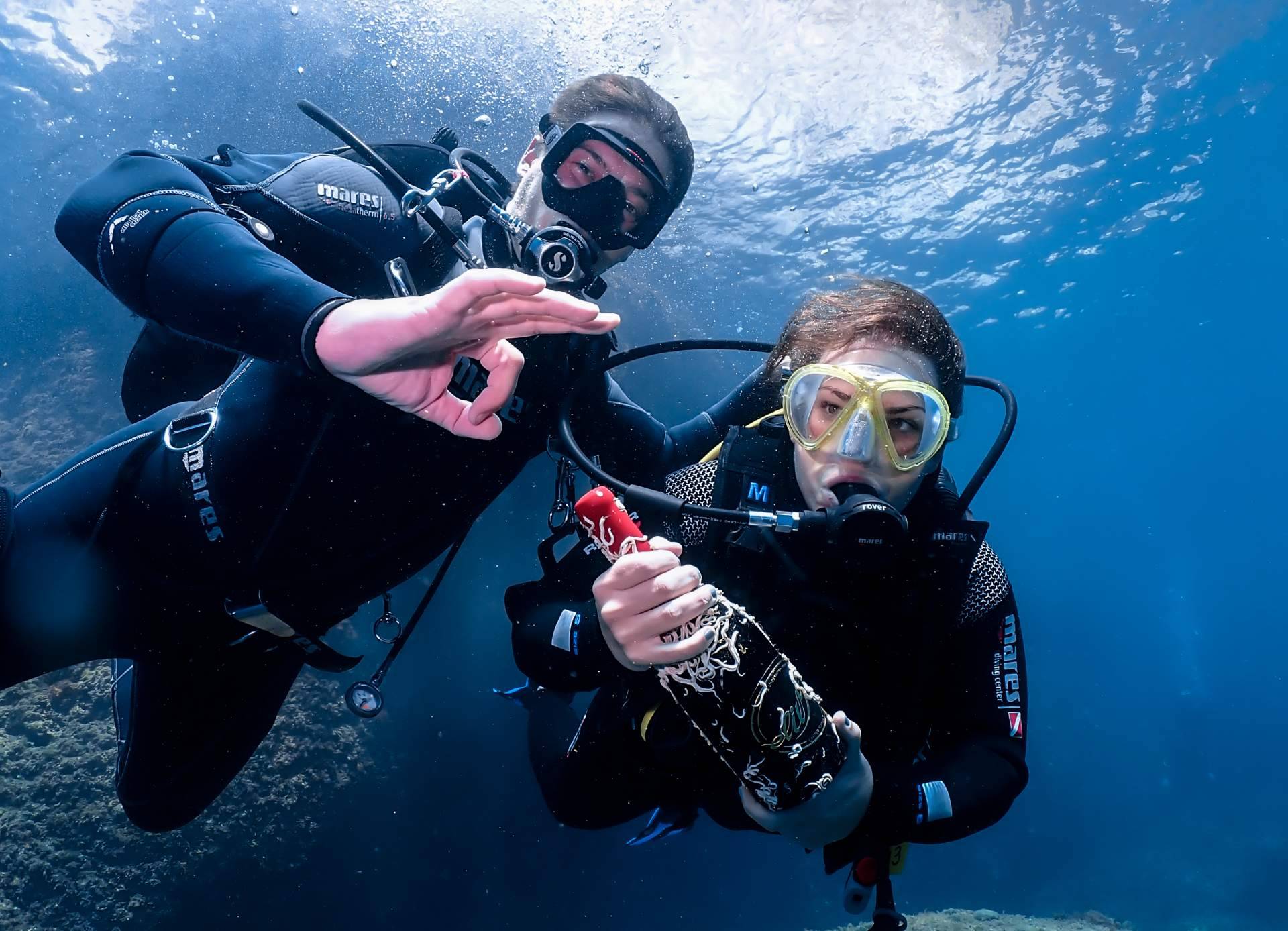 El innovador proyecto de ElixSea; el encanto único del vino submarino