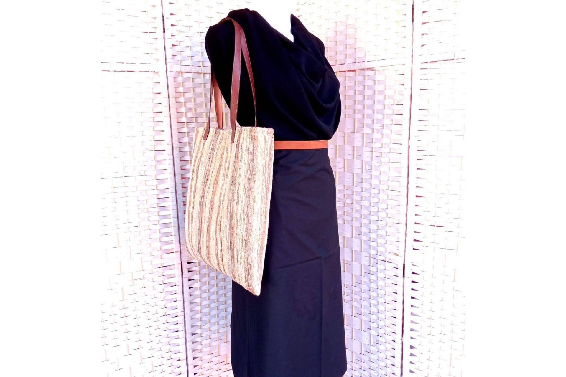 Los trabajos artesanales con piezas cruelty free de Inirt Atelier