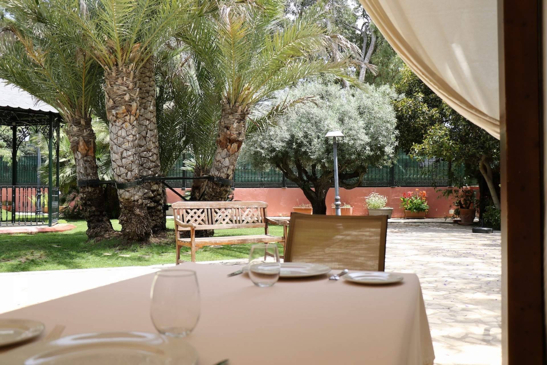 Un oasis en la costa alicantina esconde uno de los más bellos edificios del S. XIX, convertido en espacio gastronómico y de ocio
