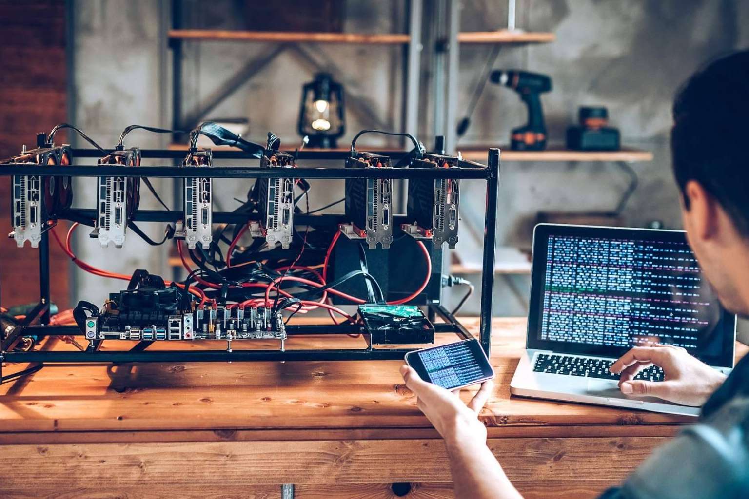 Reparación y mantenimiento de equipos de minería de la mano de Mineros de Criptomonedas