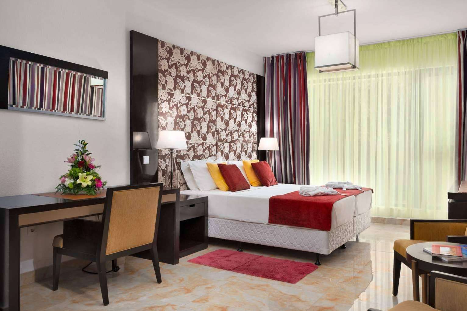ISholidays.com ayuda a encontrar el alojamiento perfecto con piscina para disfrutar en familia y amigos