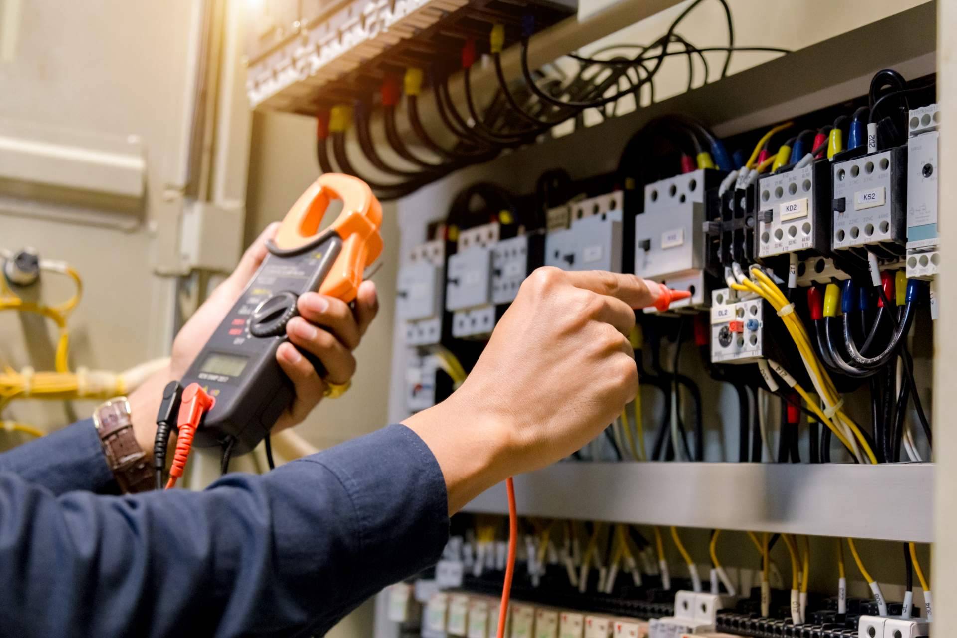 ¿Por qué invertir en una compañía de material eléctrico como OLVAL?