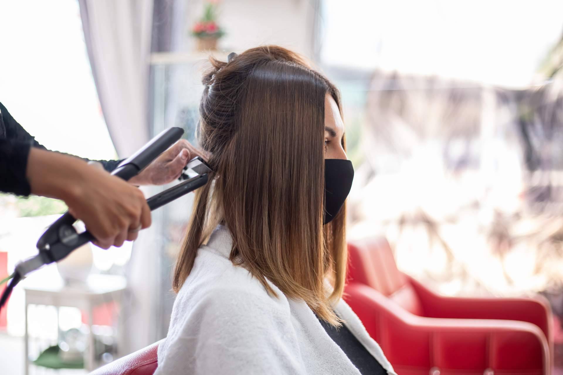 Lucir un cabello sano y brillante es posible con Keratin Europa con un alisado de keratina