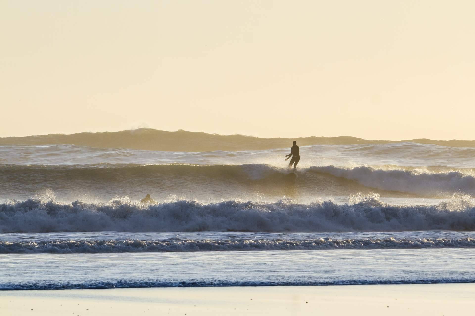 Más de 30 años de experiencia en el campamento de surf ubicado en Cantabria Ajo Natura